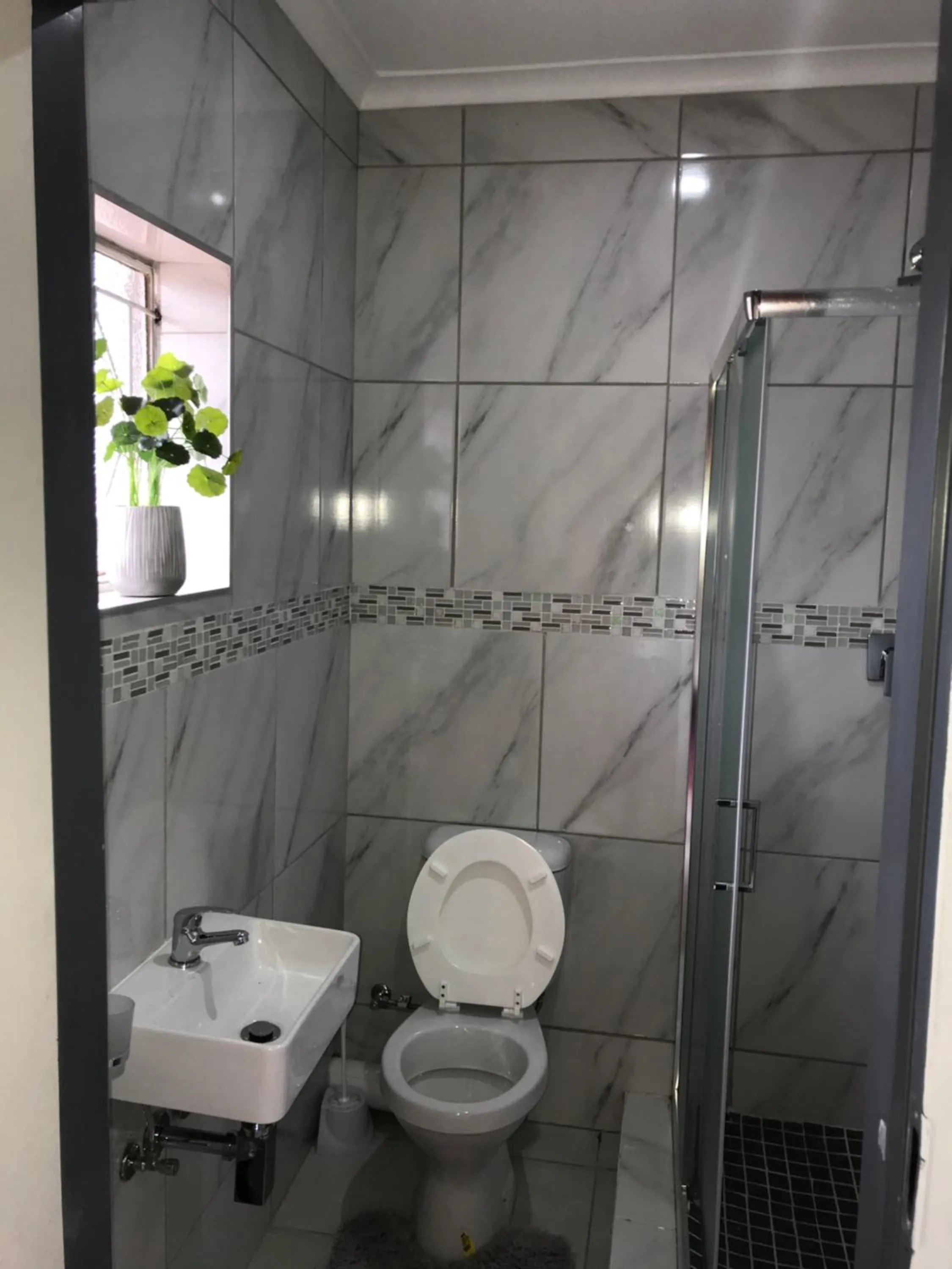 Double Room with Private Bathroom in Pomona Lodge
