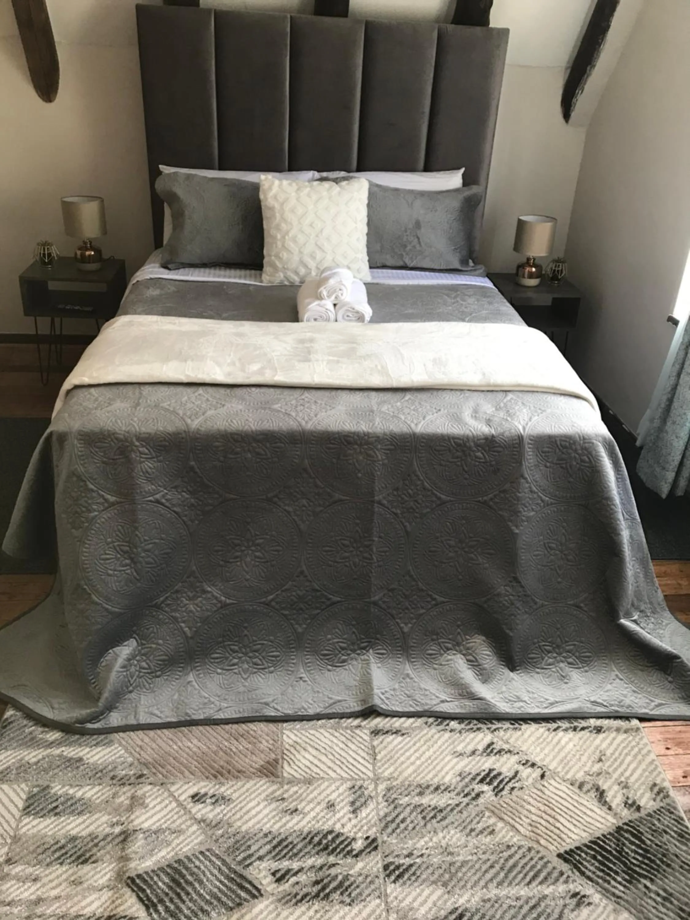 Double Room with Private Bathroom in Pomona Lodge