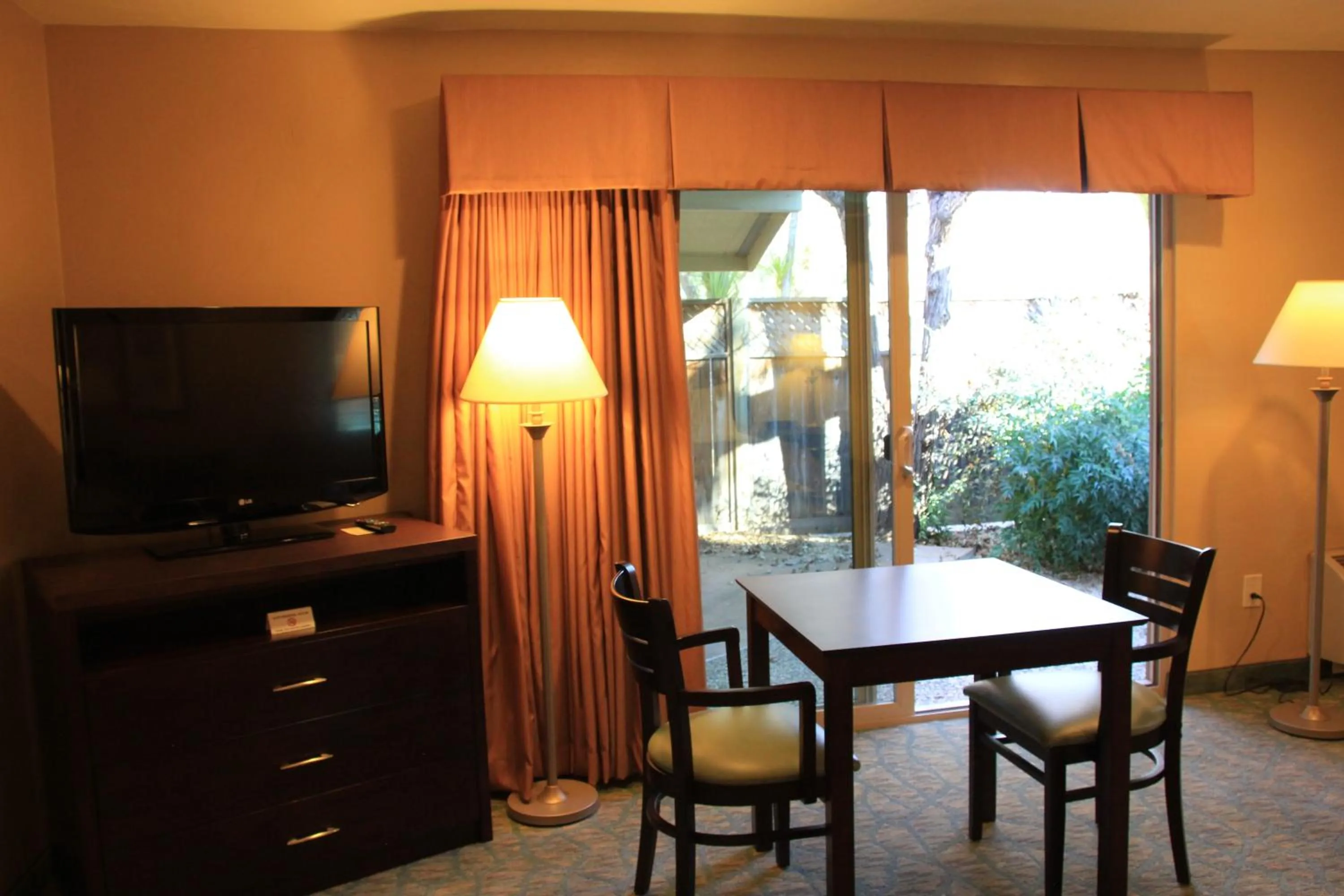Dining area in Casa de Fruta Cabins, Inn & RV Park