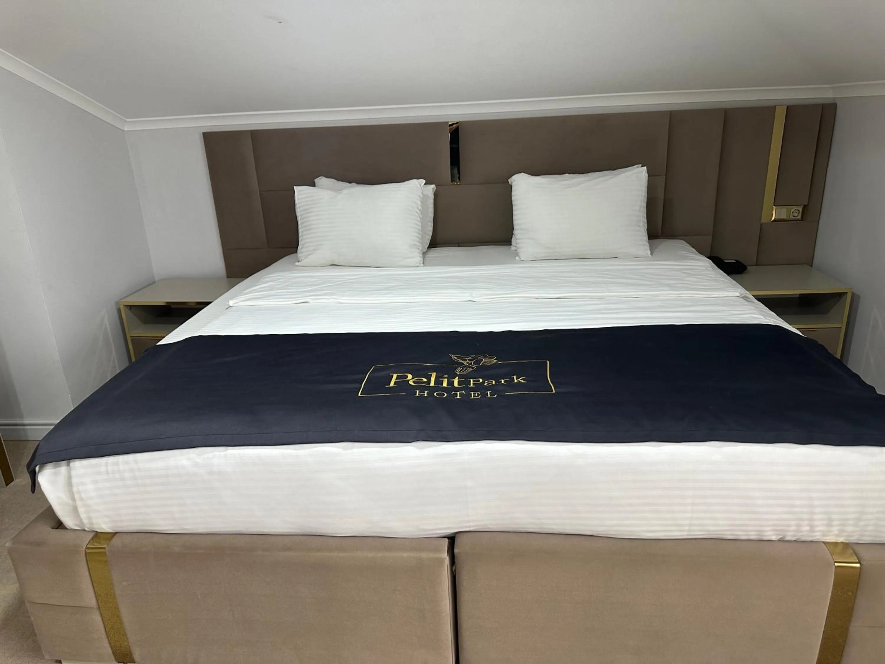 Bed in Pelit Park Hotel
