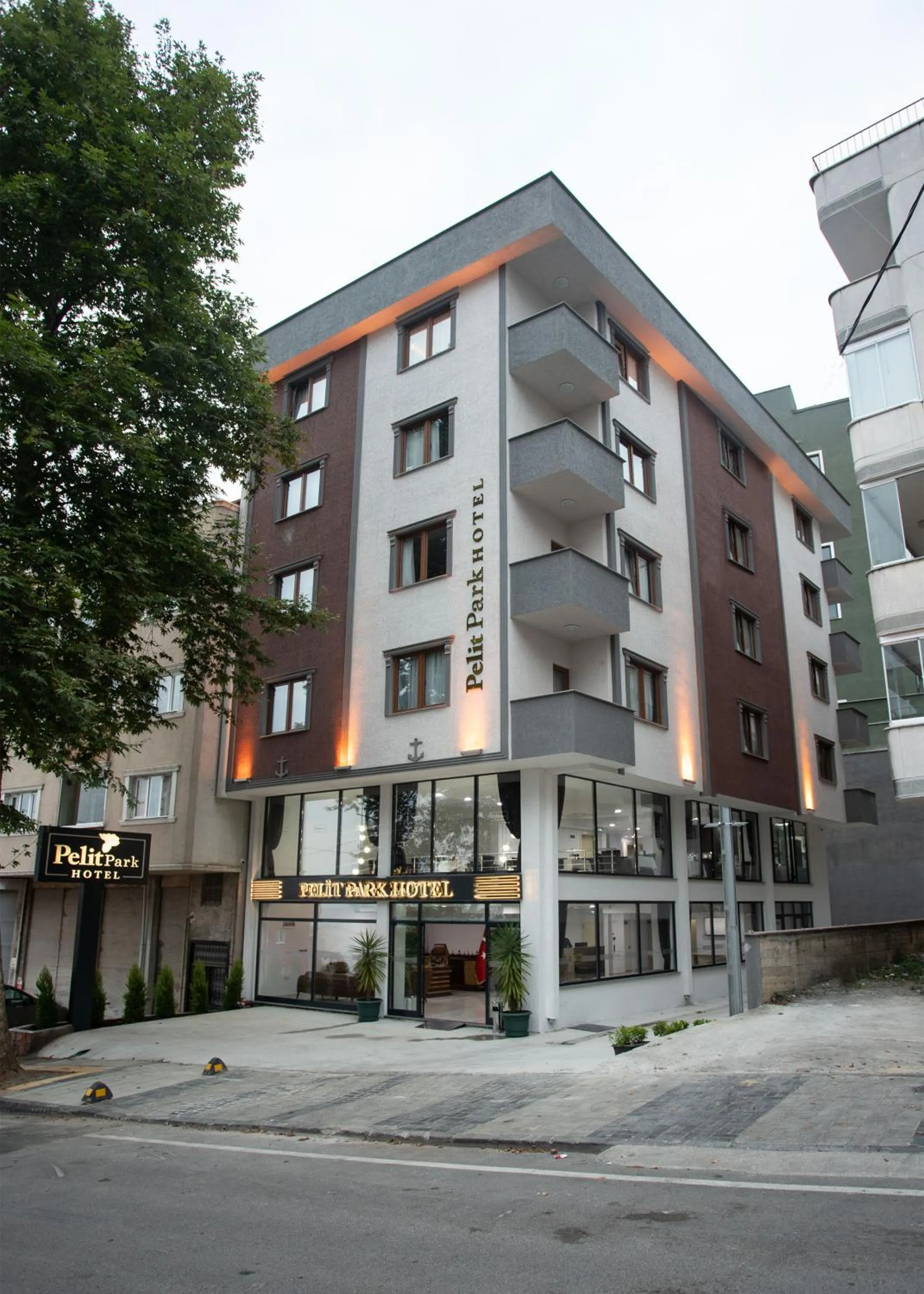 Property building in Pelit Park Hotel