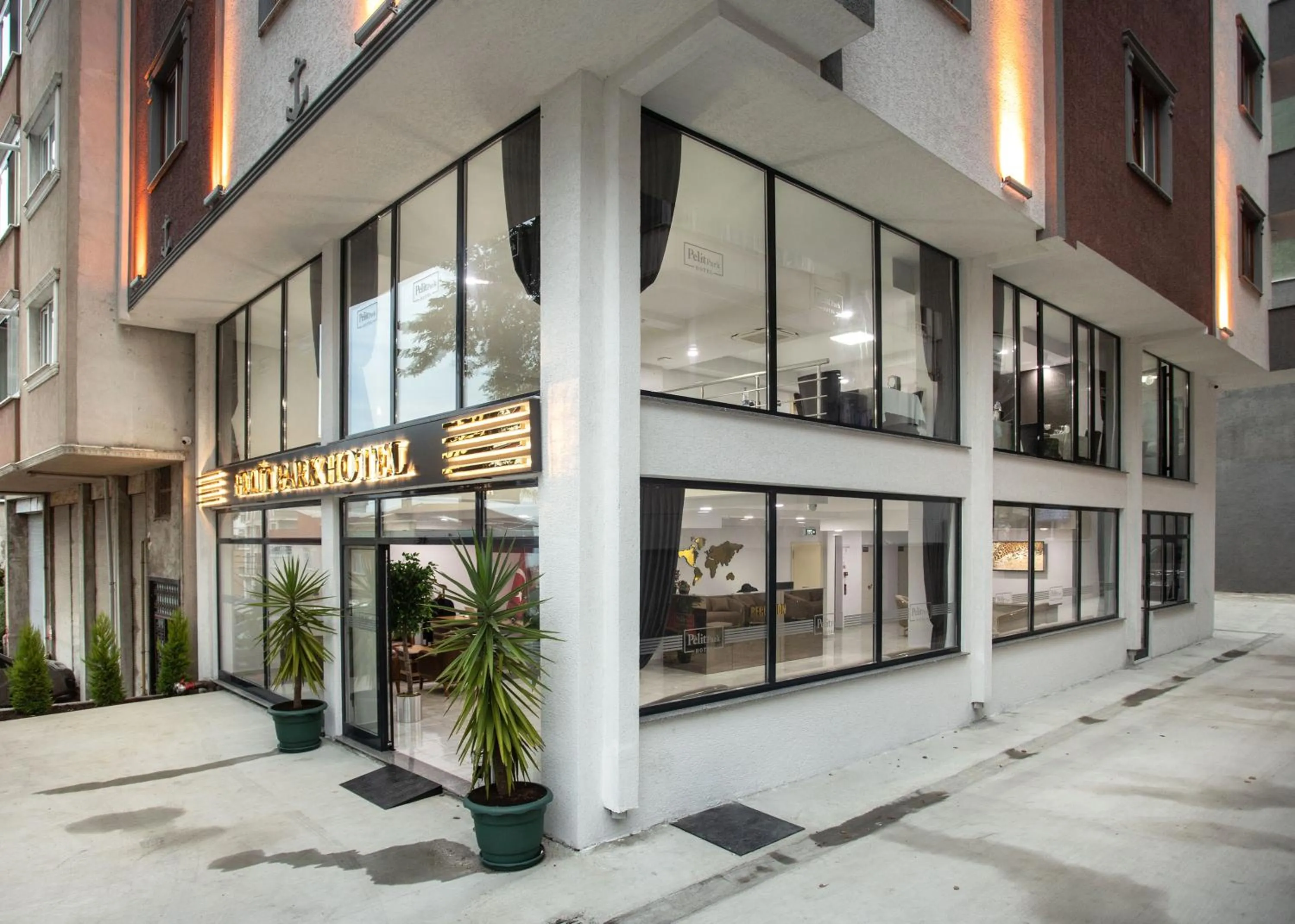 Facade/entrance in Pelit Park Hotel