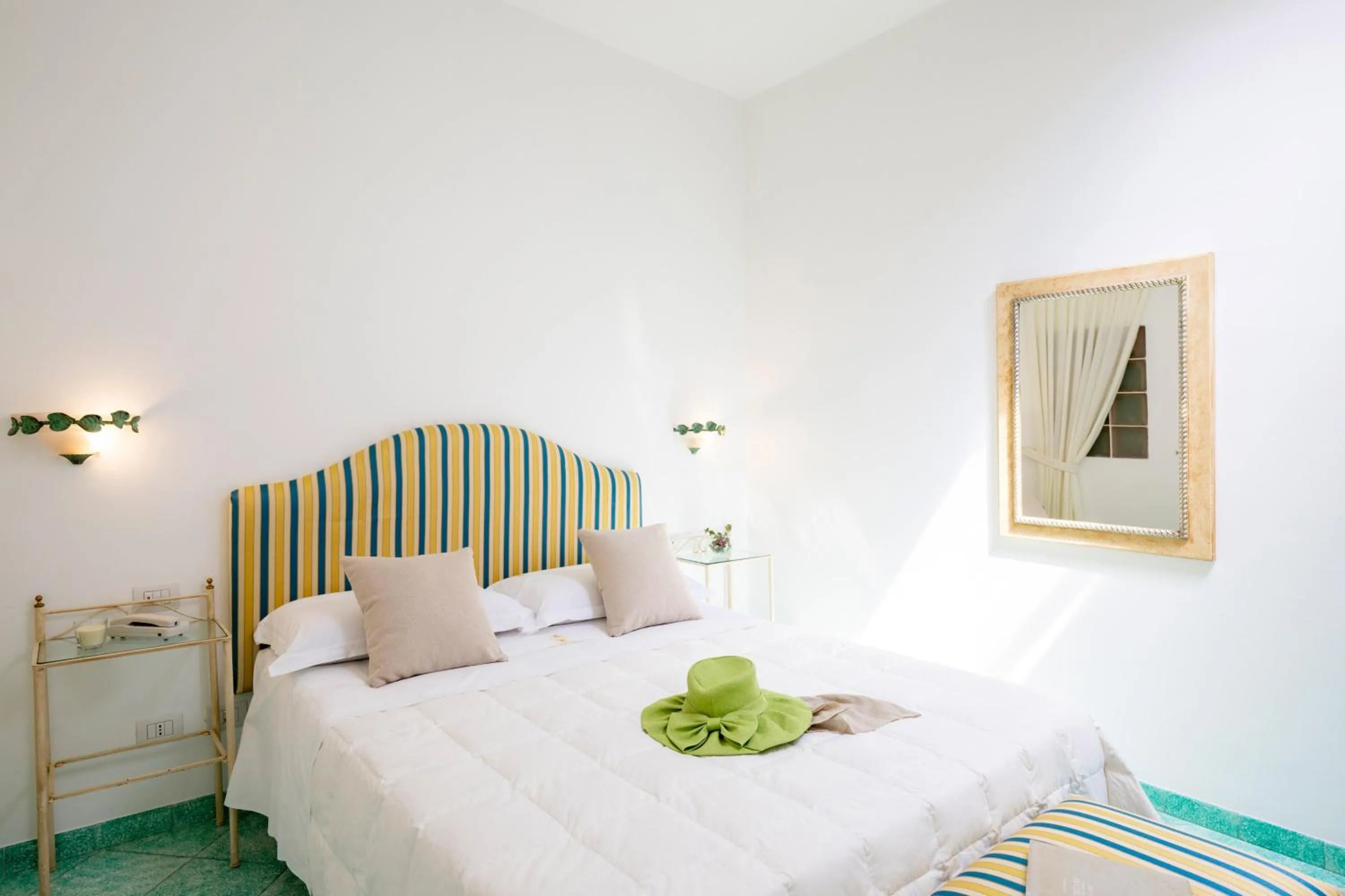 Bed in Hotel Royal Prisco