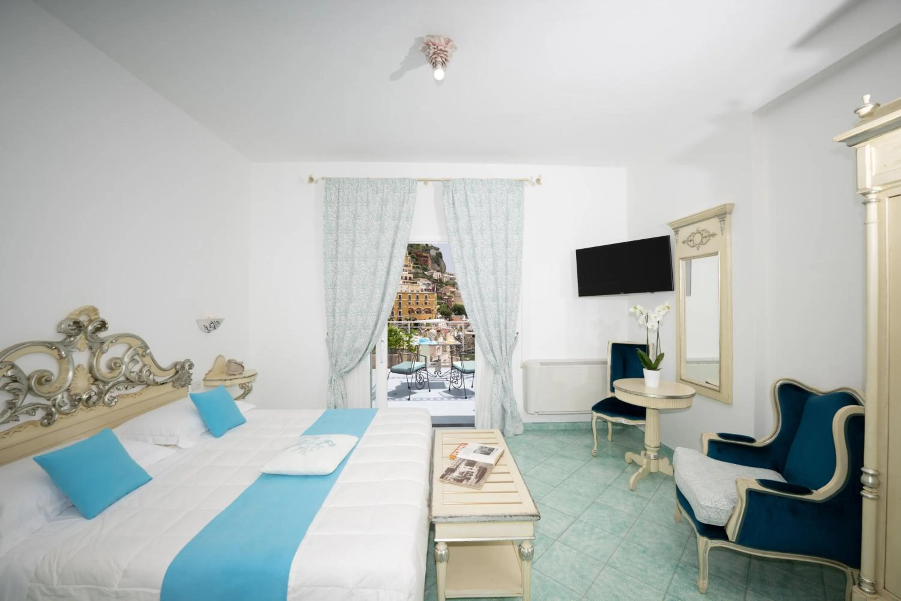 Photo of the whole room, Bed in Hotel Royal Prisco