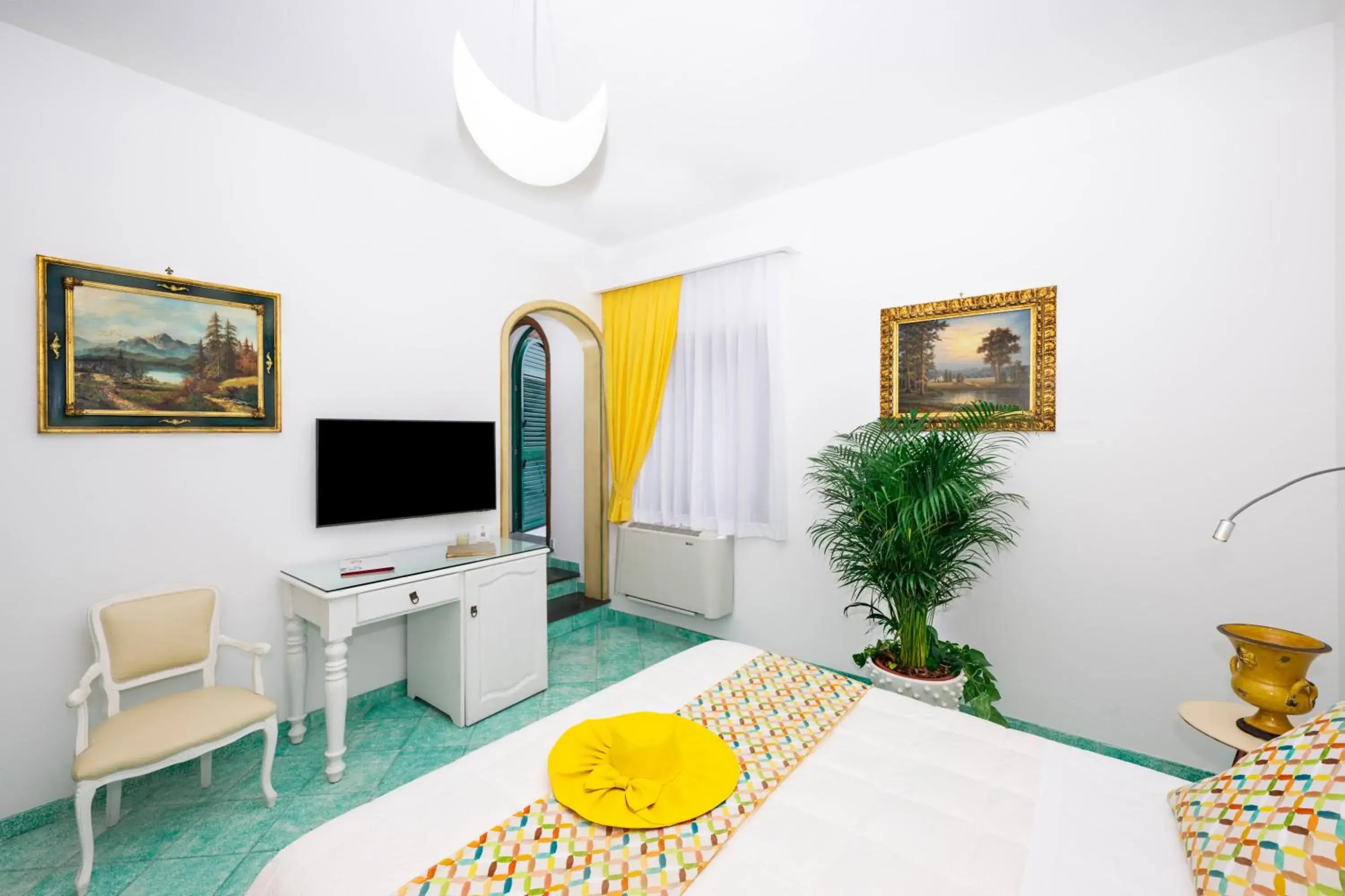 Standard Double Room Partial Sea View in Hotel Royal Prisco Standard Double Room Partial Sea View in Hotel Royal Prisco