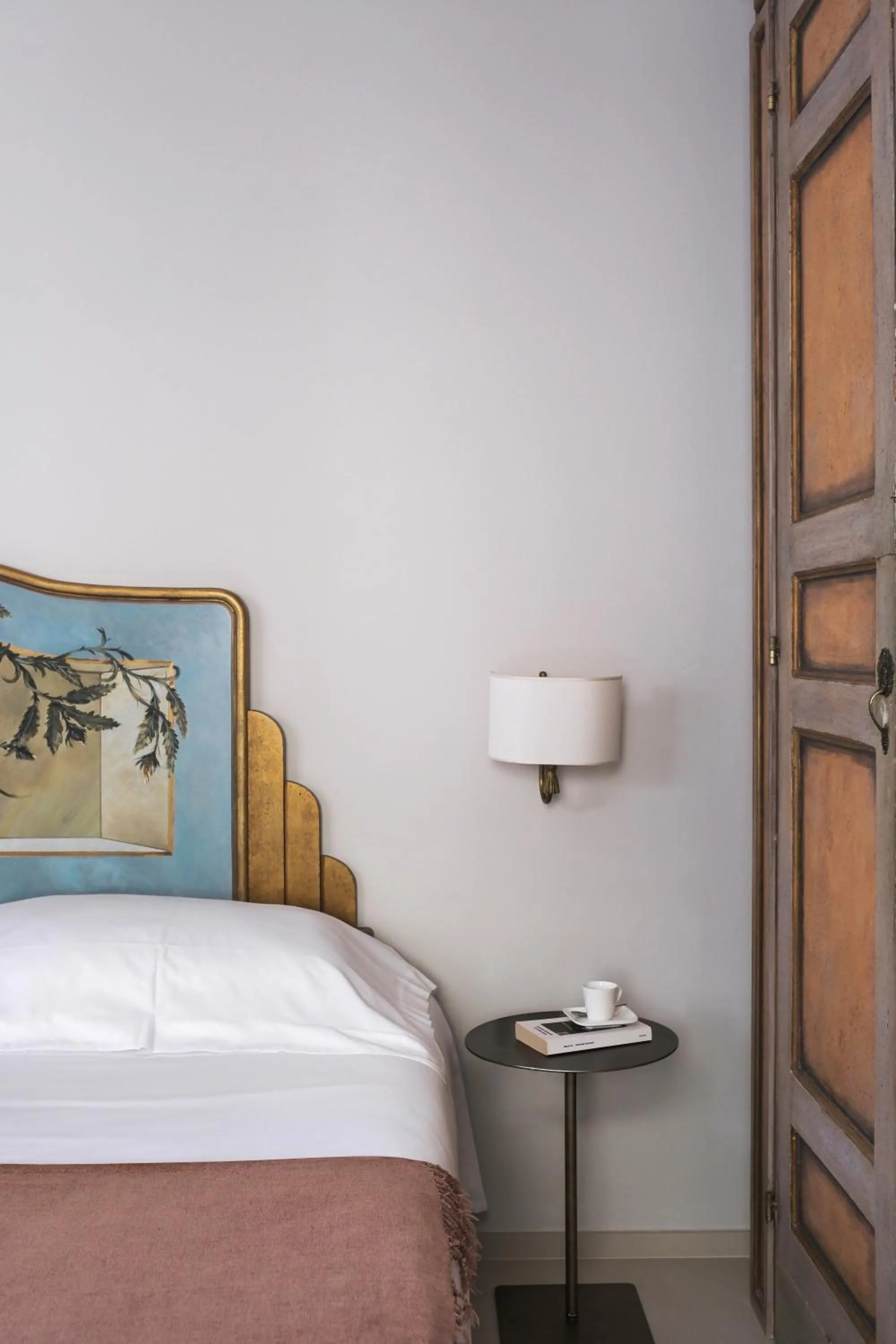 Bed in Taodomus Boutique Hotel