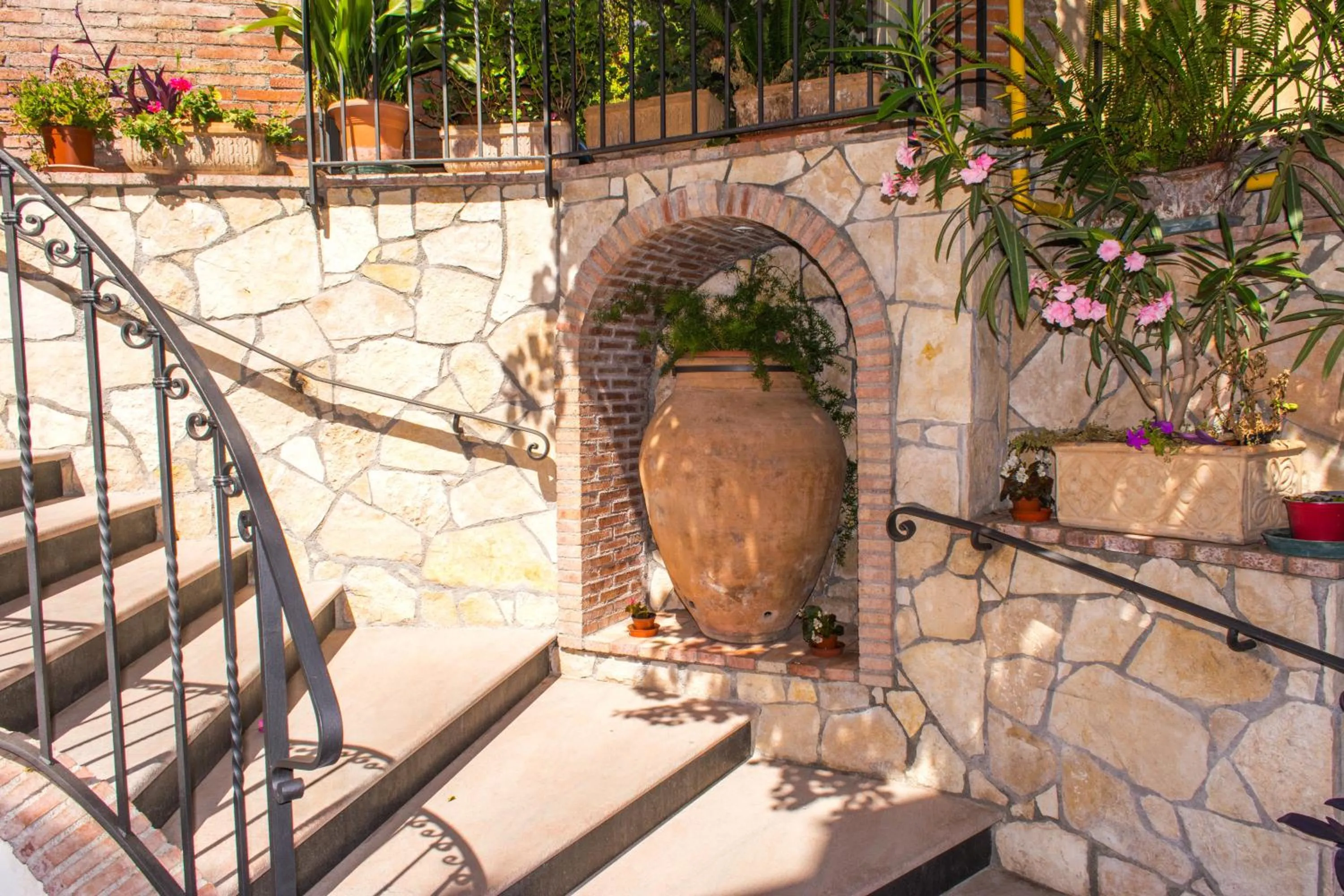 Facade/entrance in Hotel Condor