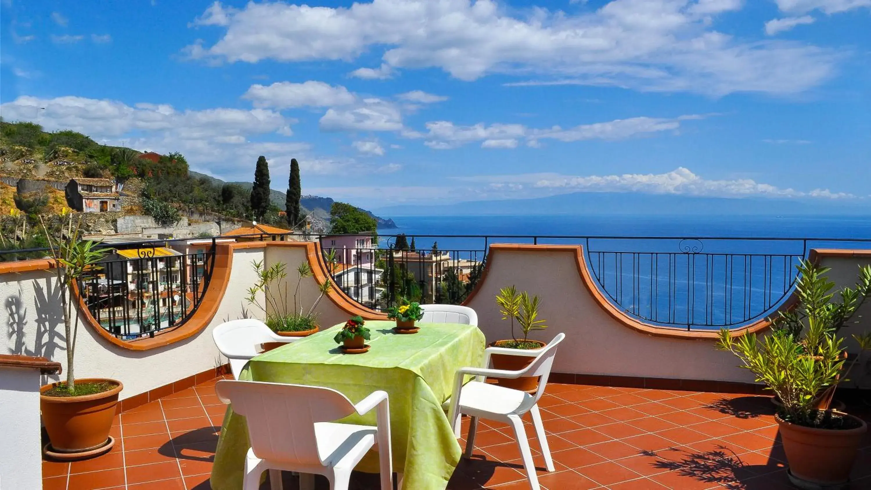 Balcony/Terrace in Hotel Condor