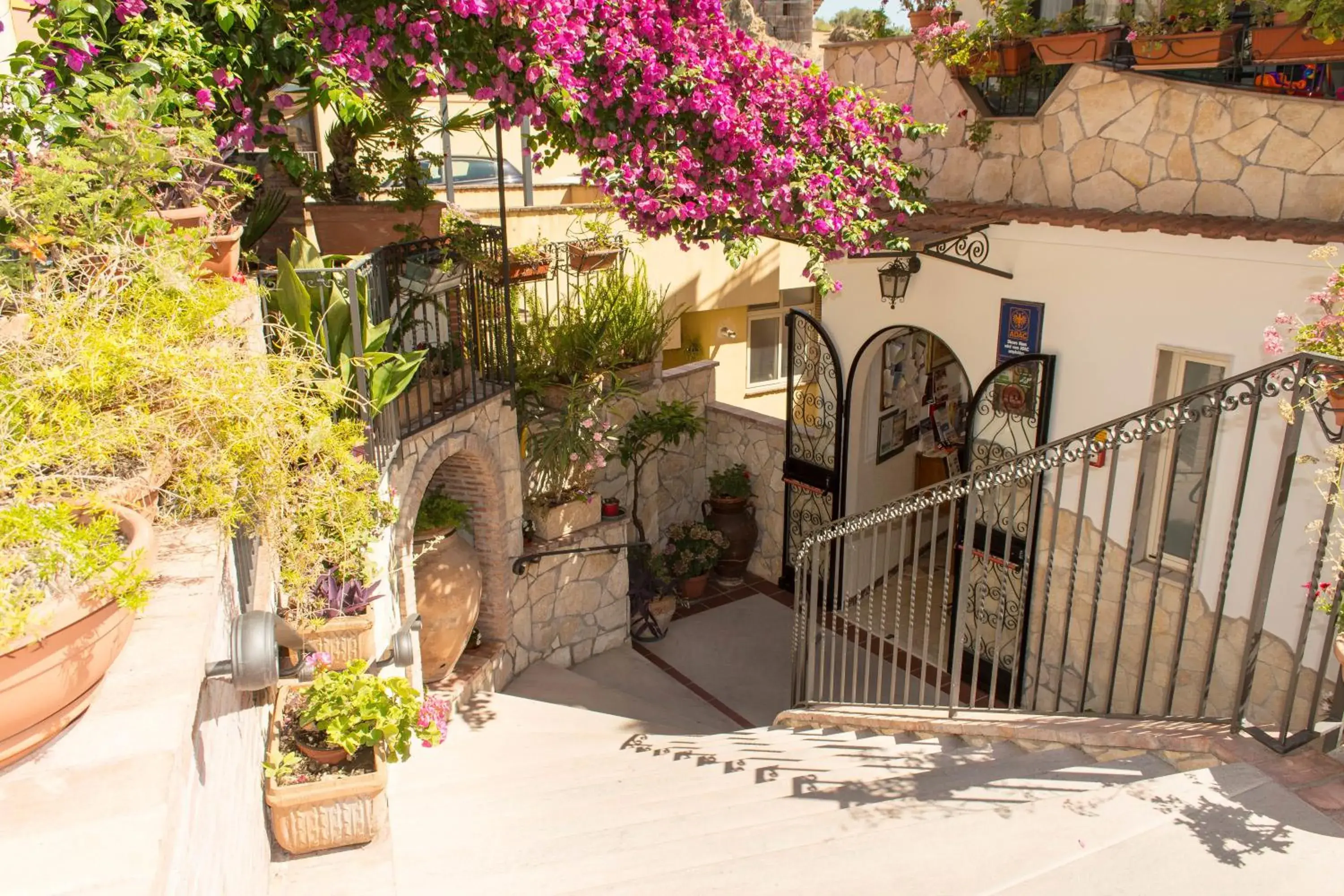 Facade/entrance in Hotel Condor