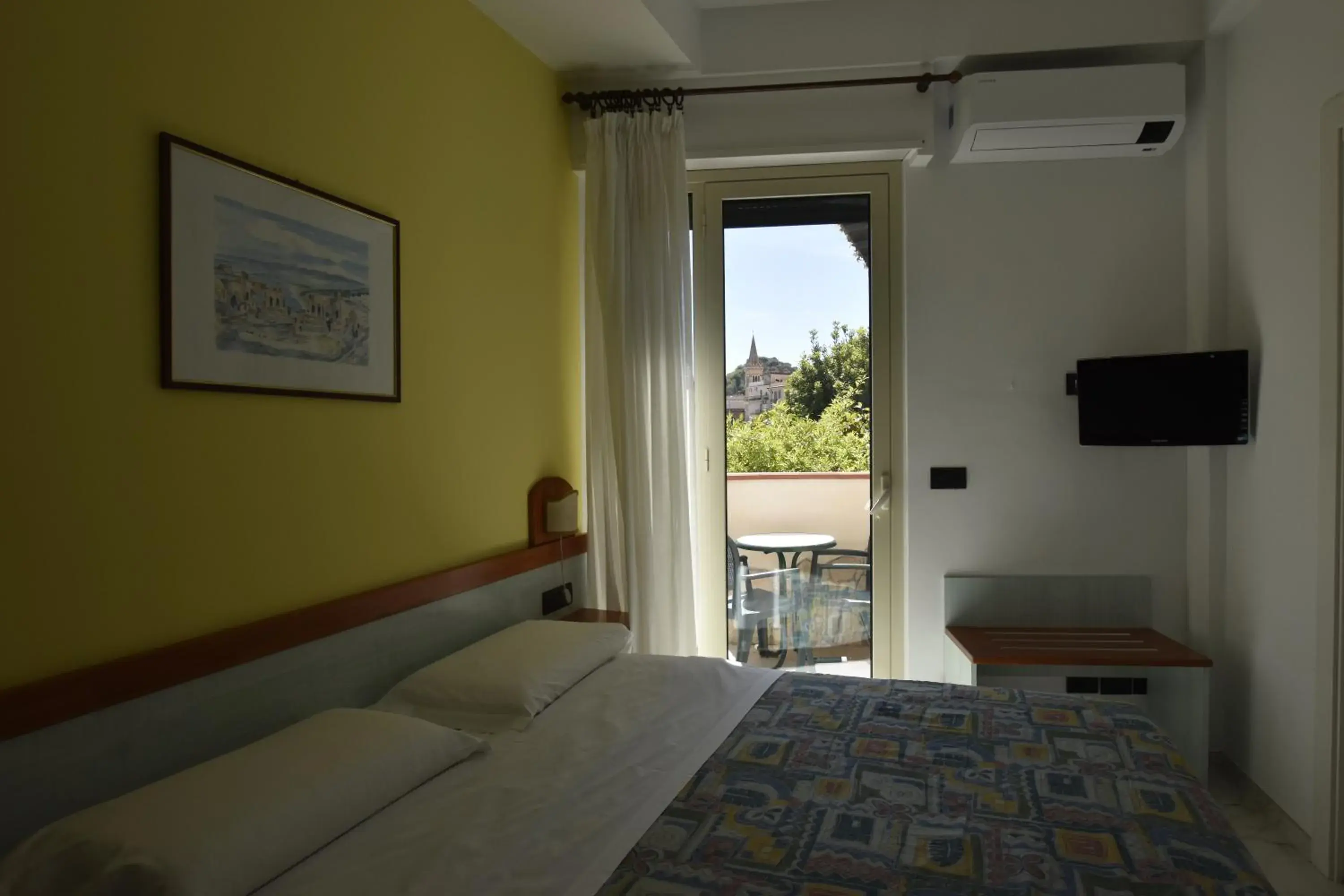 Bedroom, Bed in Hotel Condor