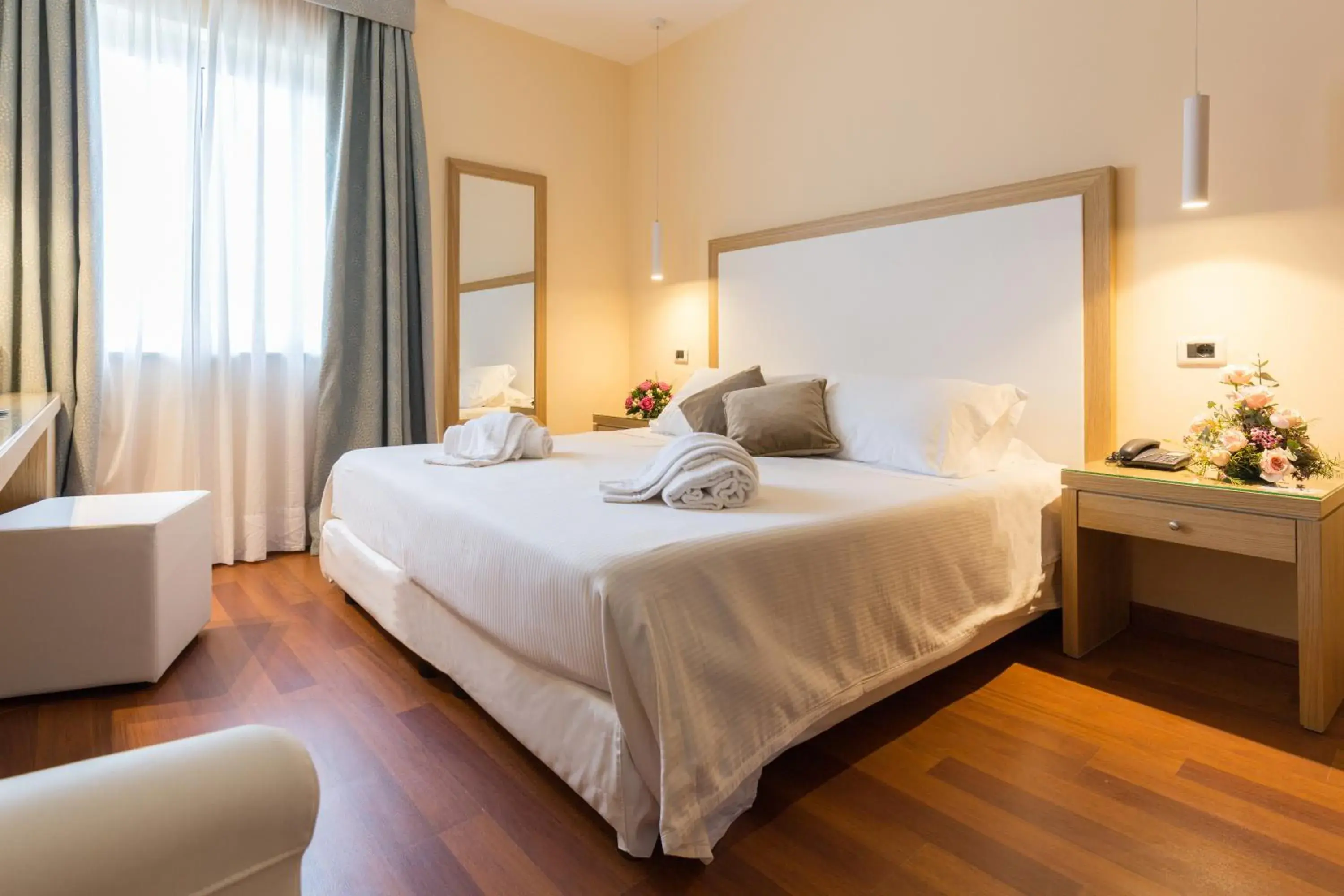 Superior Triple Room in Hotel Villa Esperia Superior Triple Room in Hotel Villa Esperia