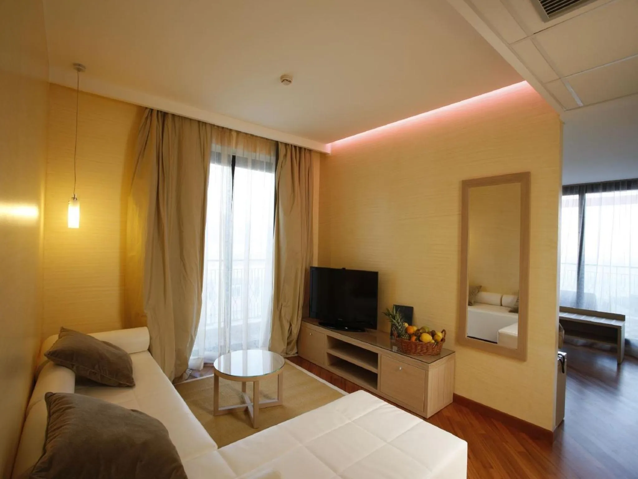 TV and multimedia in Hotel Villa Esperia