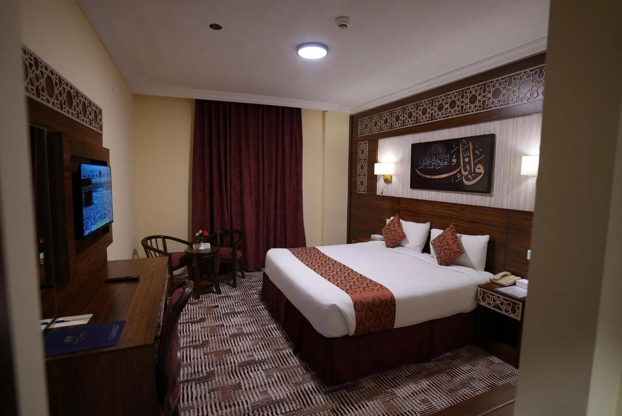 Photo of the whole room, Bed in Abraj Al Tayseer Tuwa Hotel