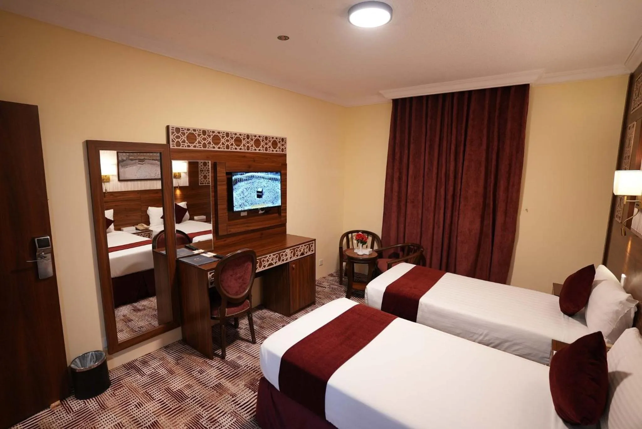 Photo of the whole room, Bed in Abraj Al Tayseer Tuwa Hotel