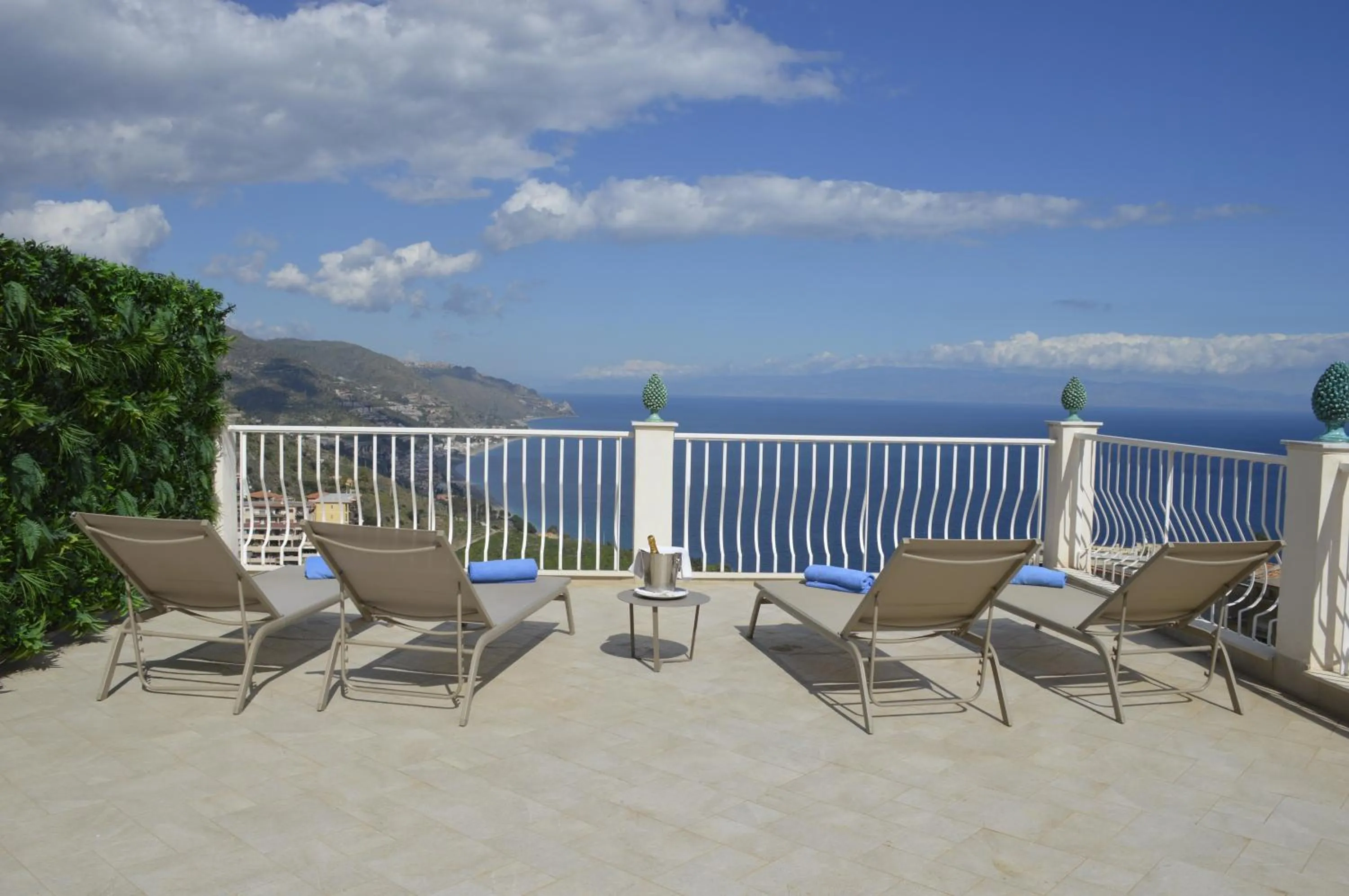 Solarium in Splendid Hotel Taormina