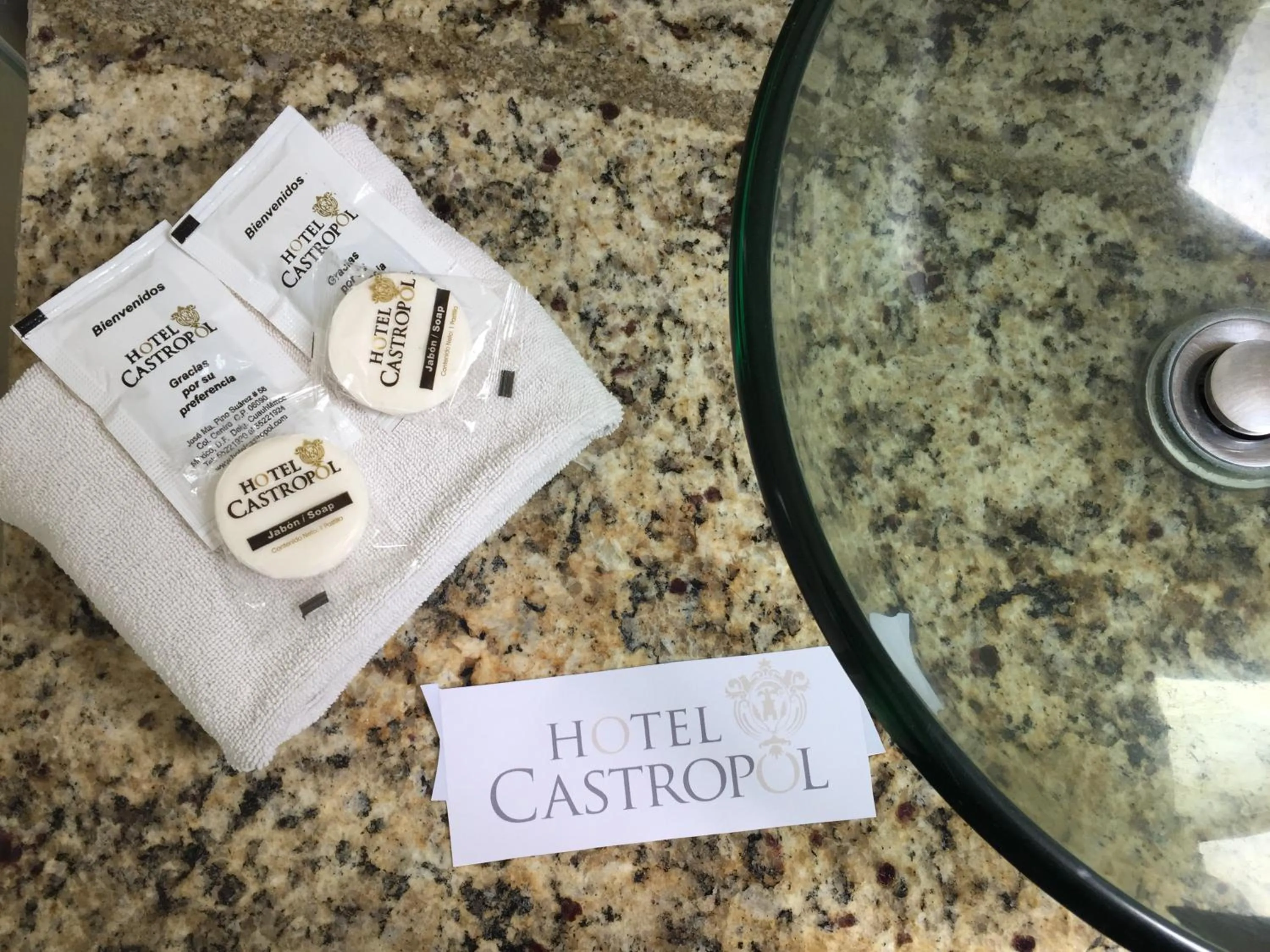 Bathroom in Hotel Castropol