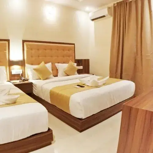 Hotel Emerald Near T2 International Airport Mumbai Hotel Emerald Near T2 International Airport Mumbai