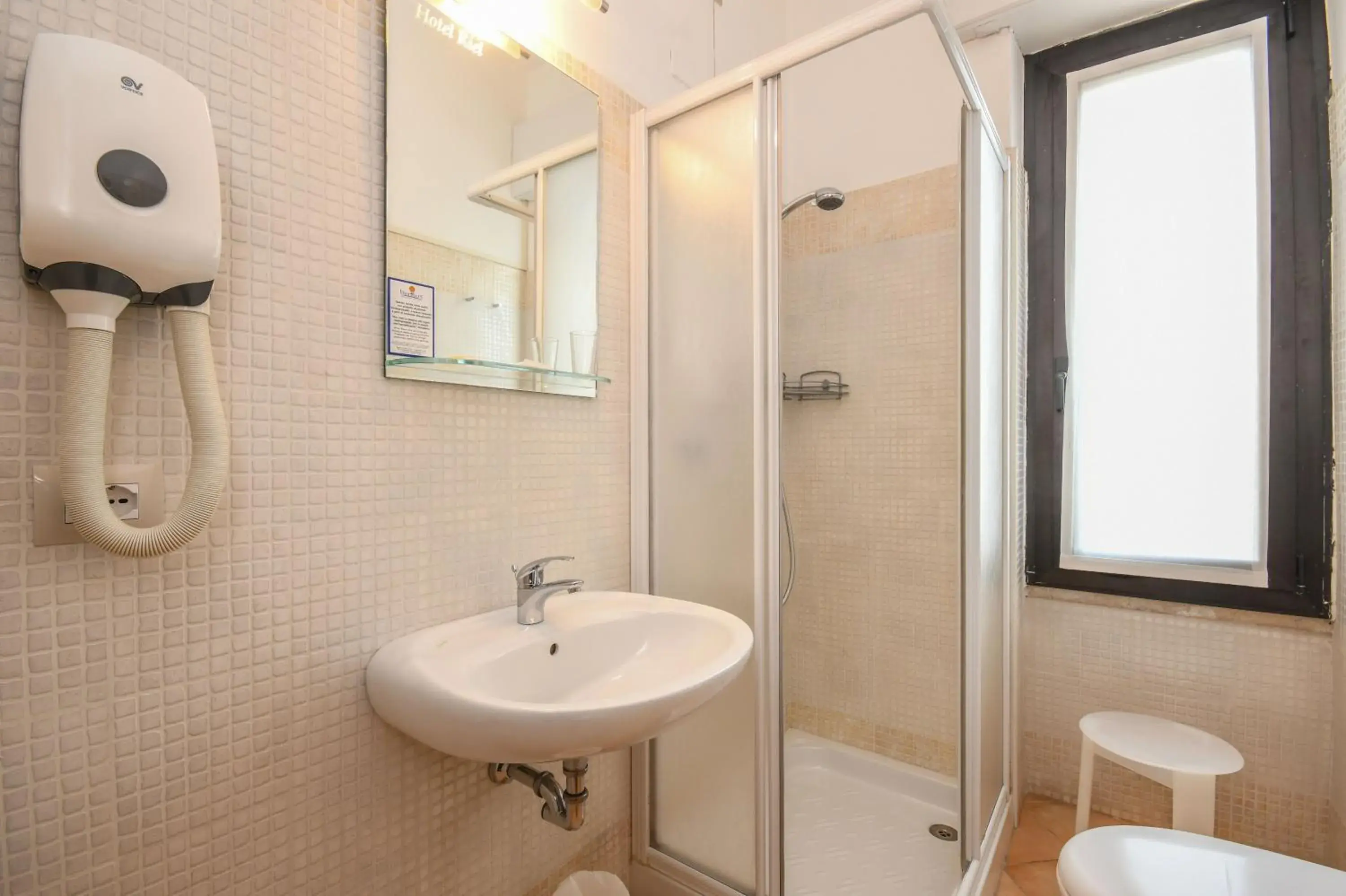 Bathroom in Hotel Riel Bathroom in Hotel Riel