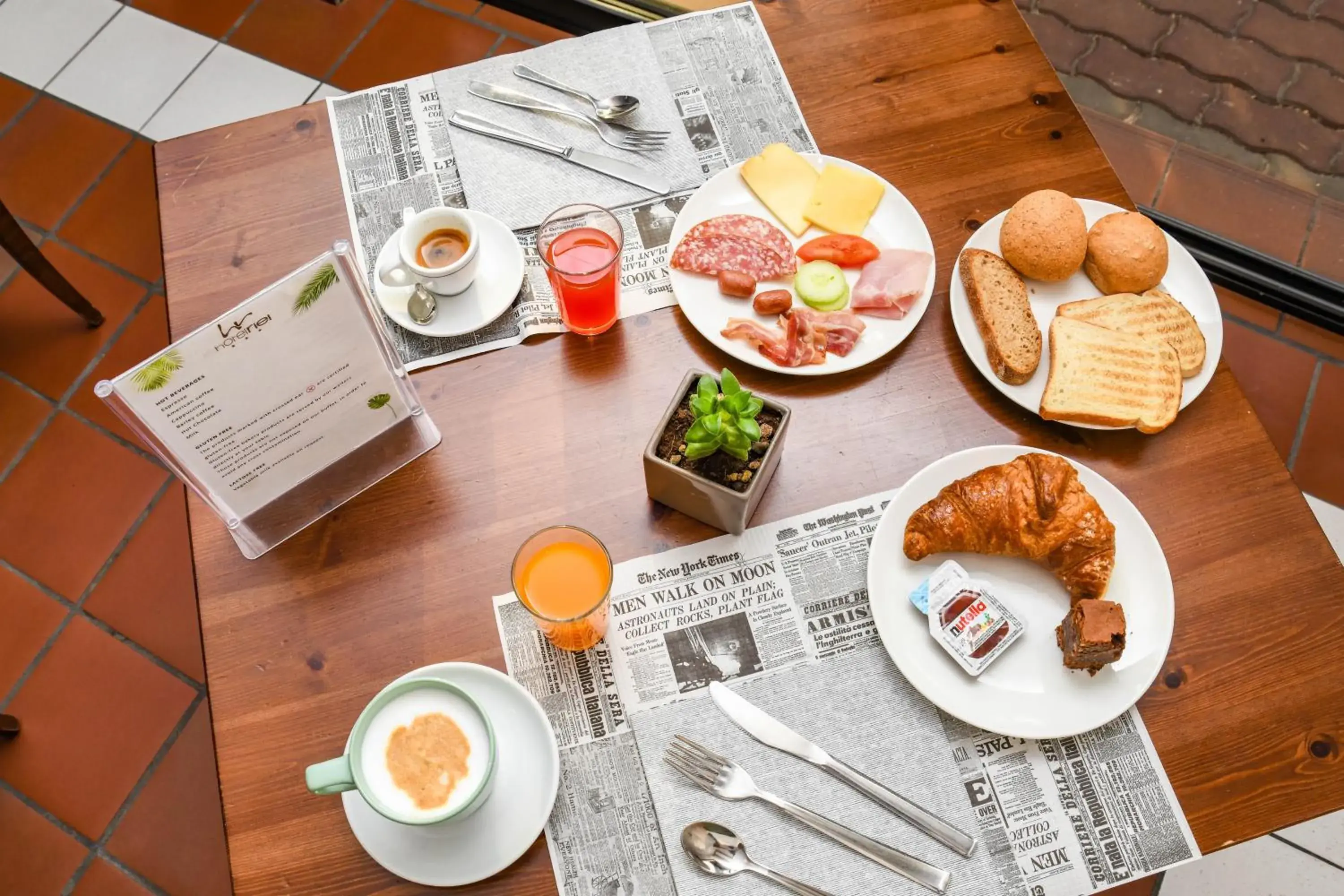 Food and drinks in Hotel Riel Food and drinks in Hotel Riel