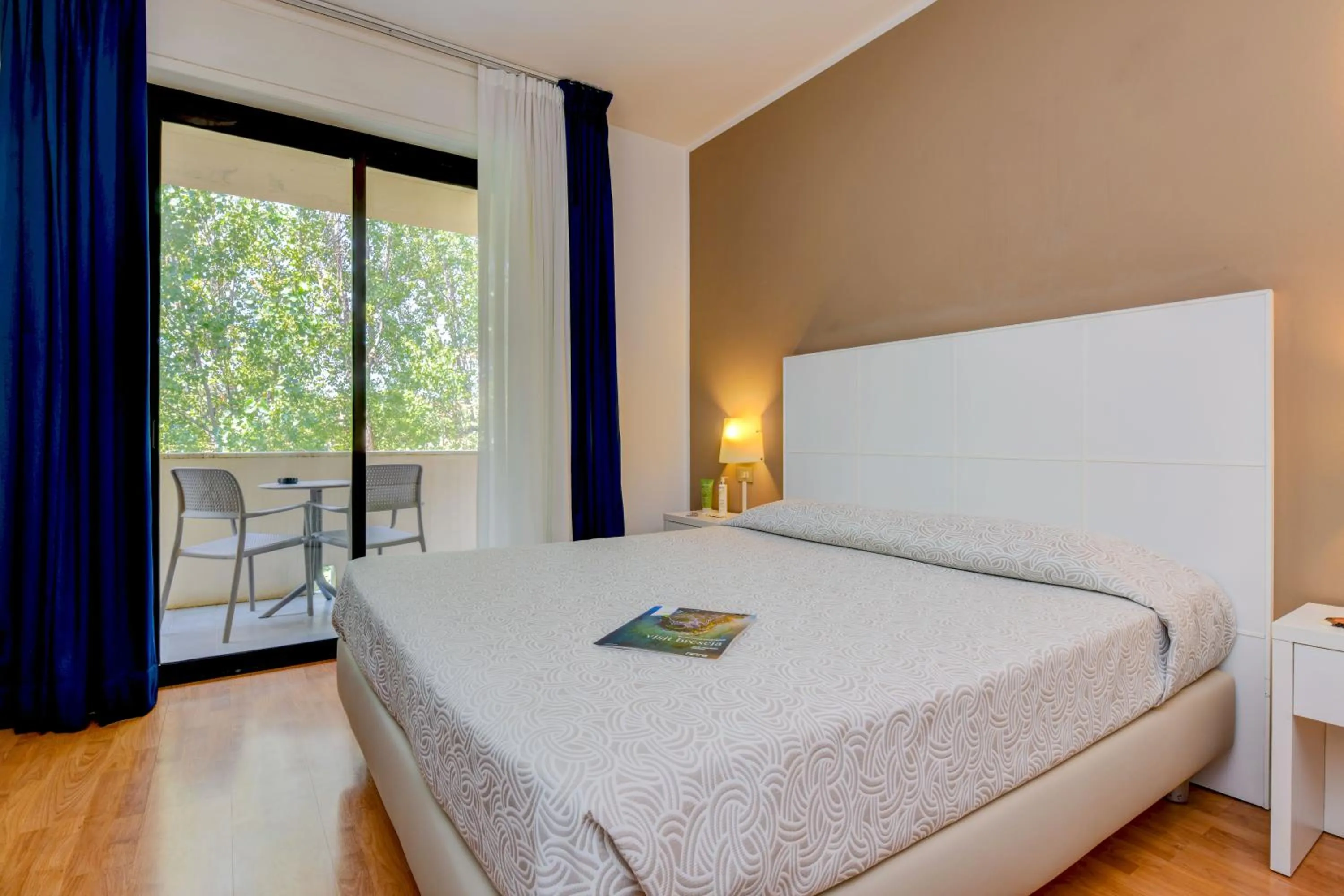 Bedroom, Bed in Hotel Riel