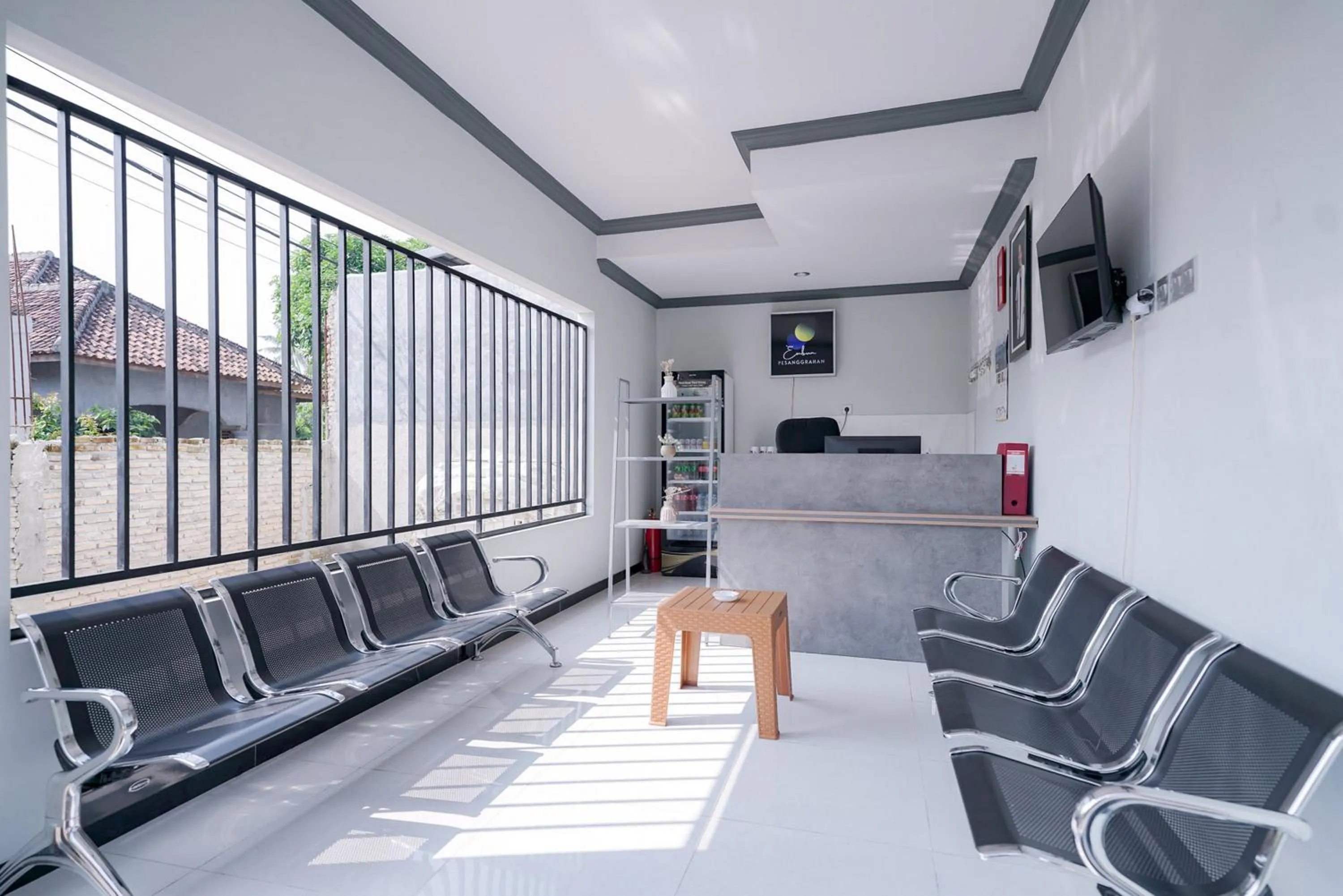 Lobby or reception in RedDoorz Syariah At Jalan Endro Suratmin Lampung