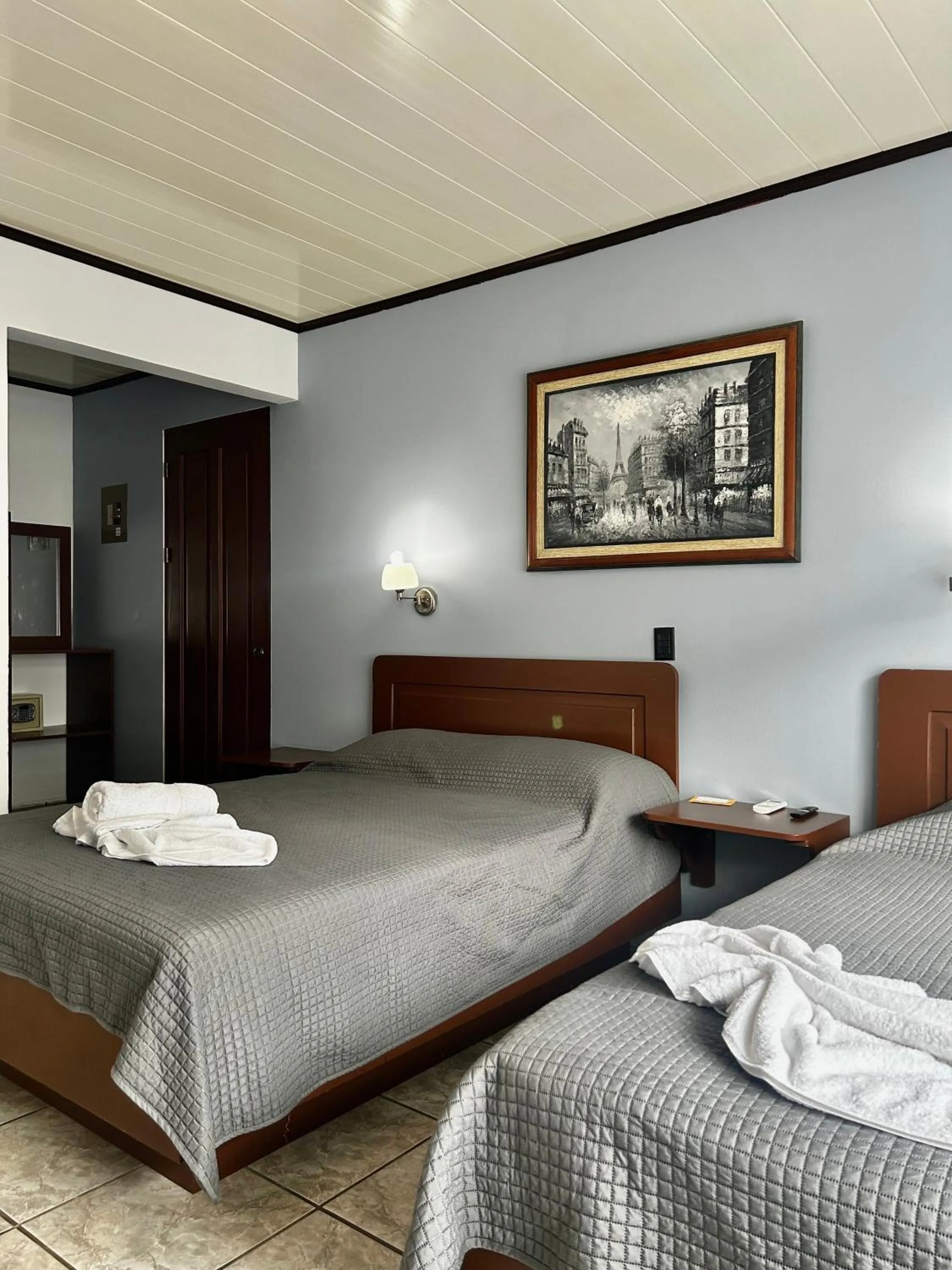 Bed in Hotel Arenal Rabfer