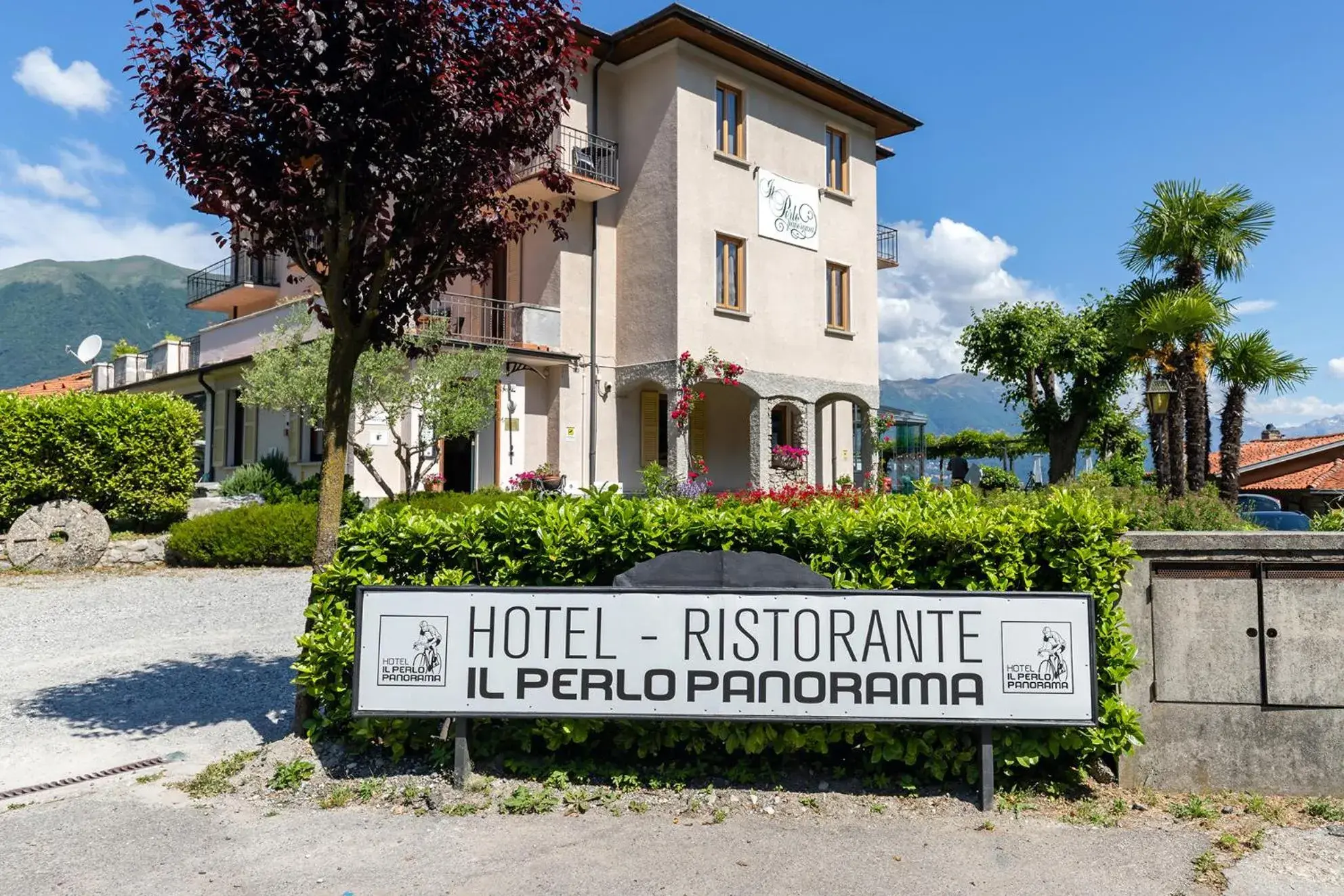 Property building in Hotel Il Perlo Property building in Hotel Il Perlo