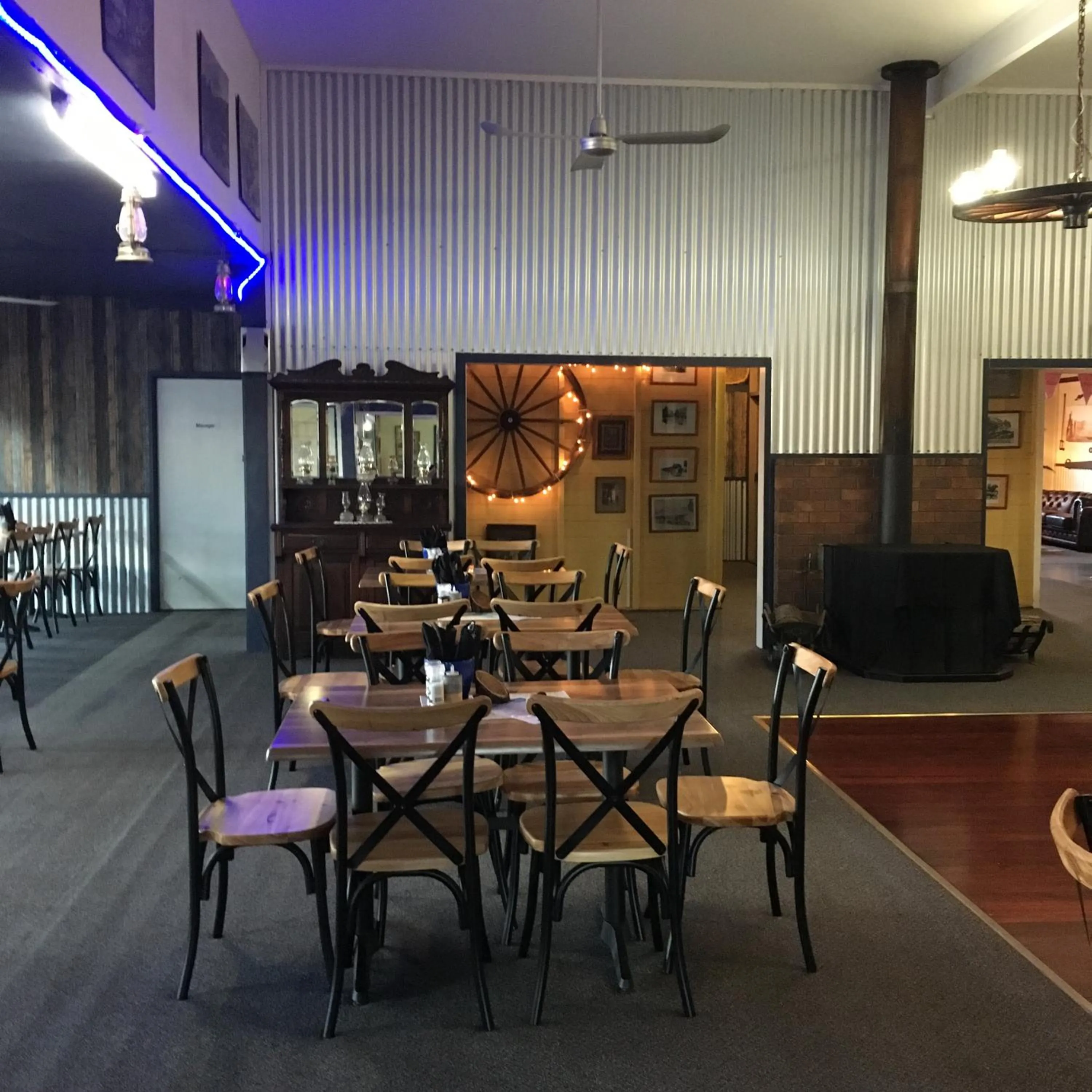 Restaurant/places to eat in Monto Colonial Motor Inn