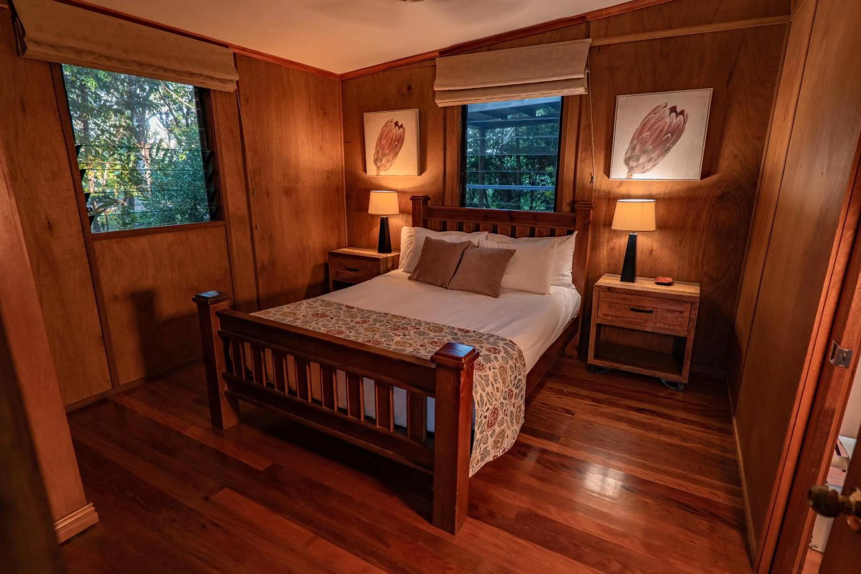 Bed in Whispering Valley Cottage Retreat