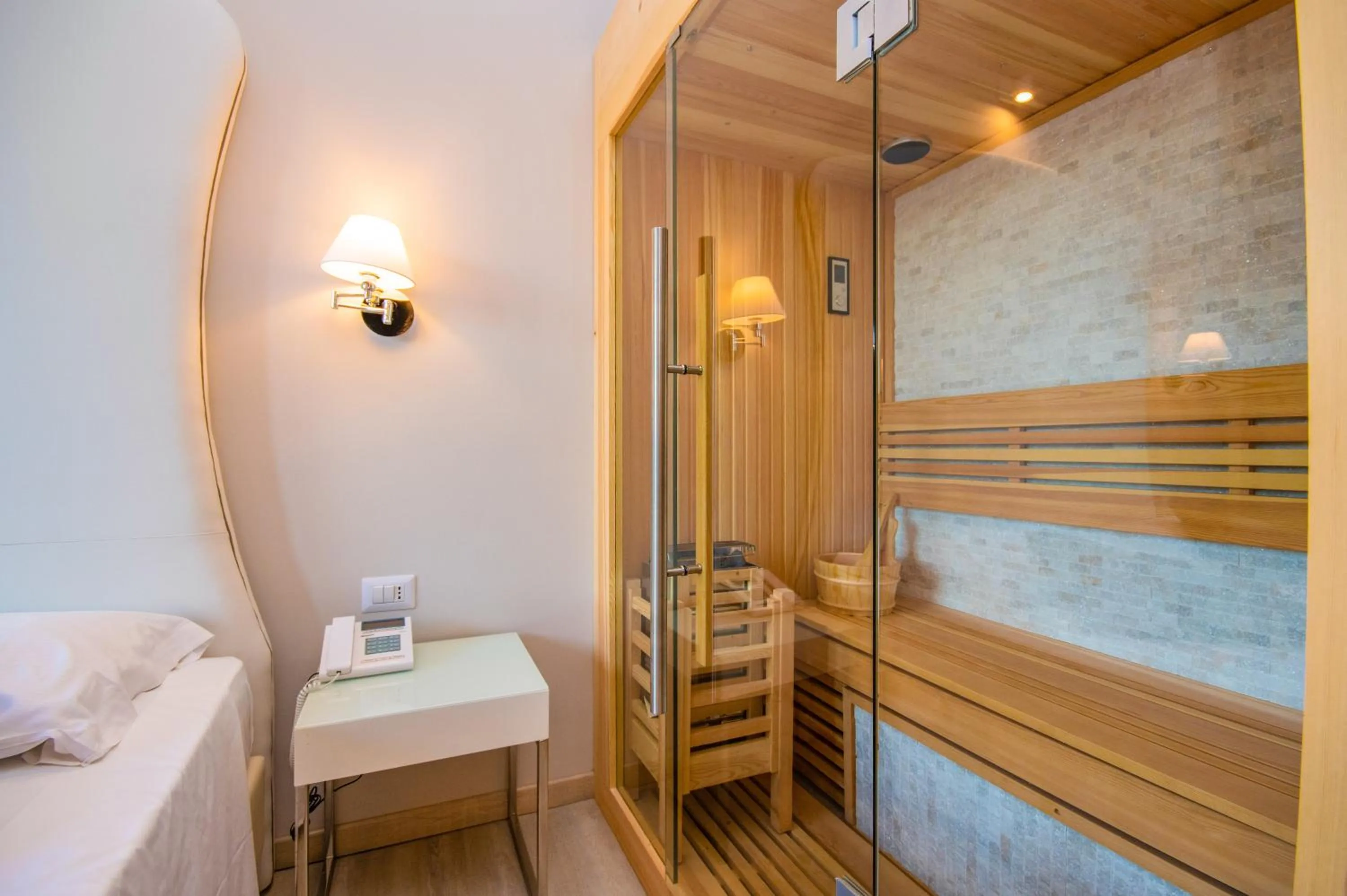 Sauna, Bed in Hotel Oliveto