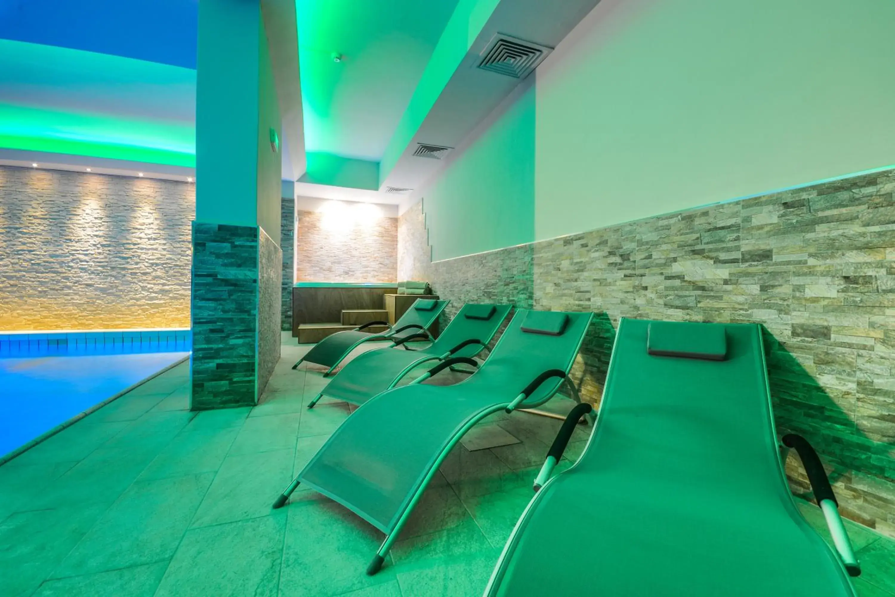 Swimming pool in Hotel Oliveto Swimming pool in Hotel Oliveto