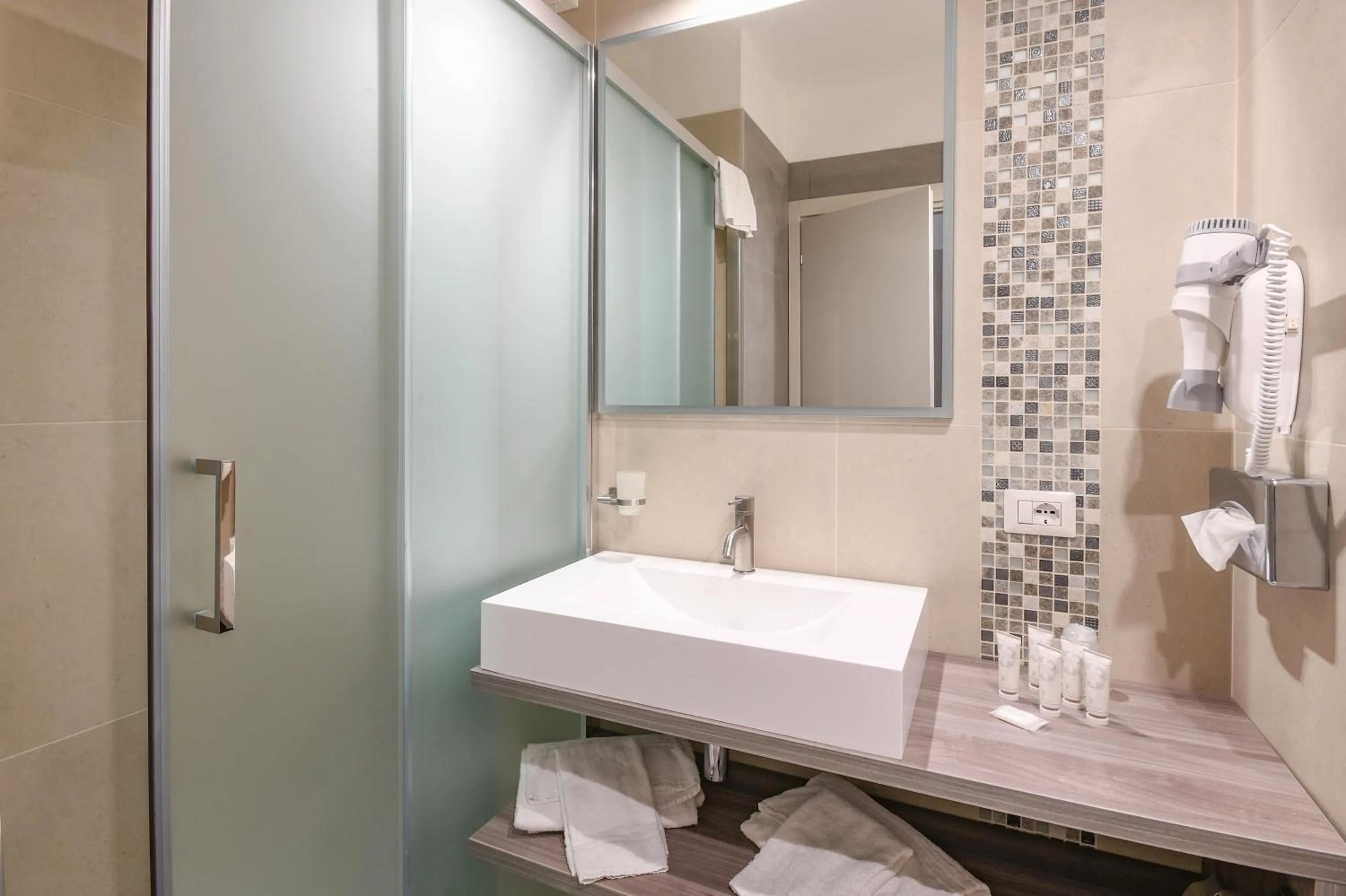 Shower in Hotel Oliveto