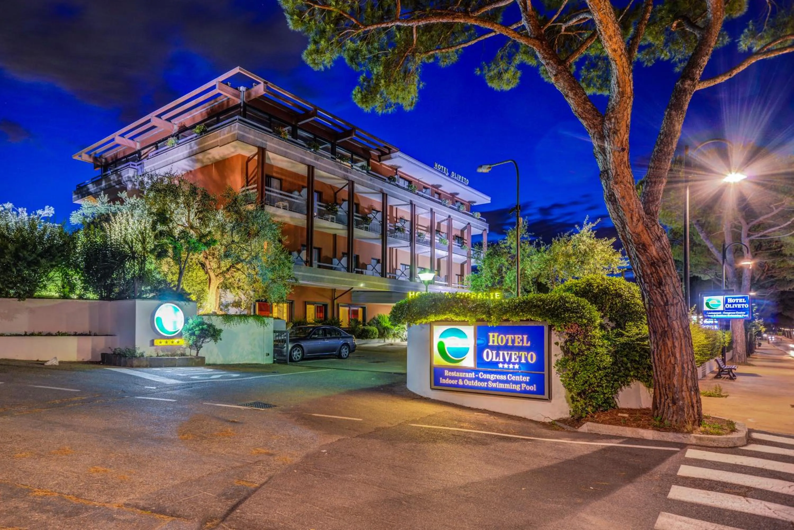 Facade/entrance in Hotel Oliveto