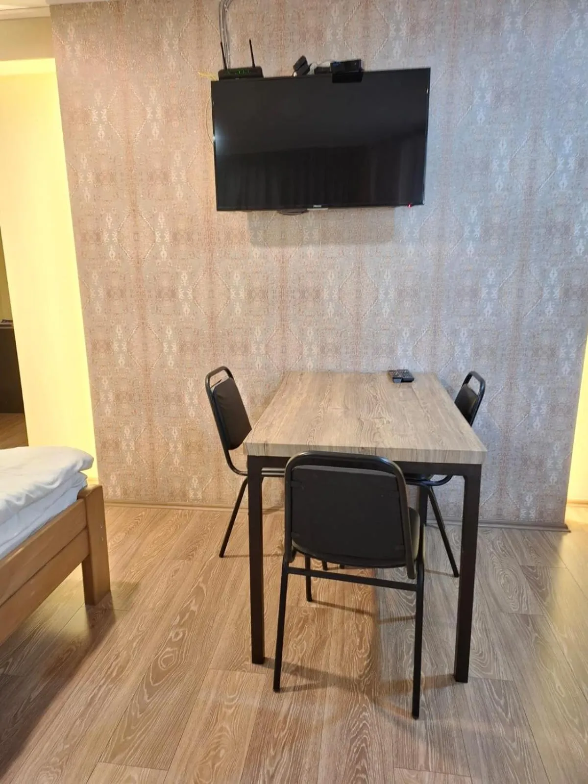 TV and multimedia in Hotel Aira Plaza