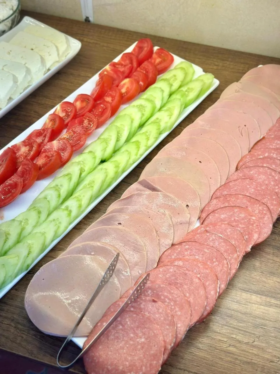 Food and drinks in Hotel Aira Plaza