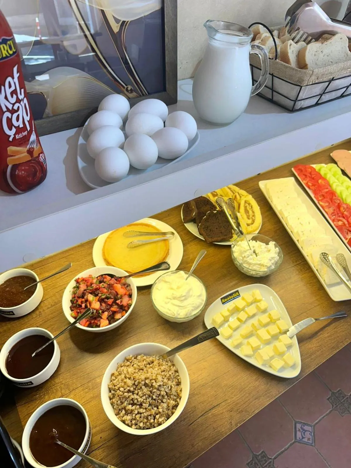 Food and drinks in Hotel Aira Plaza