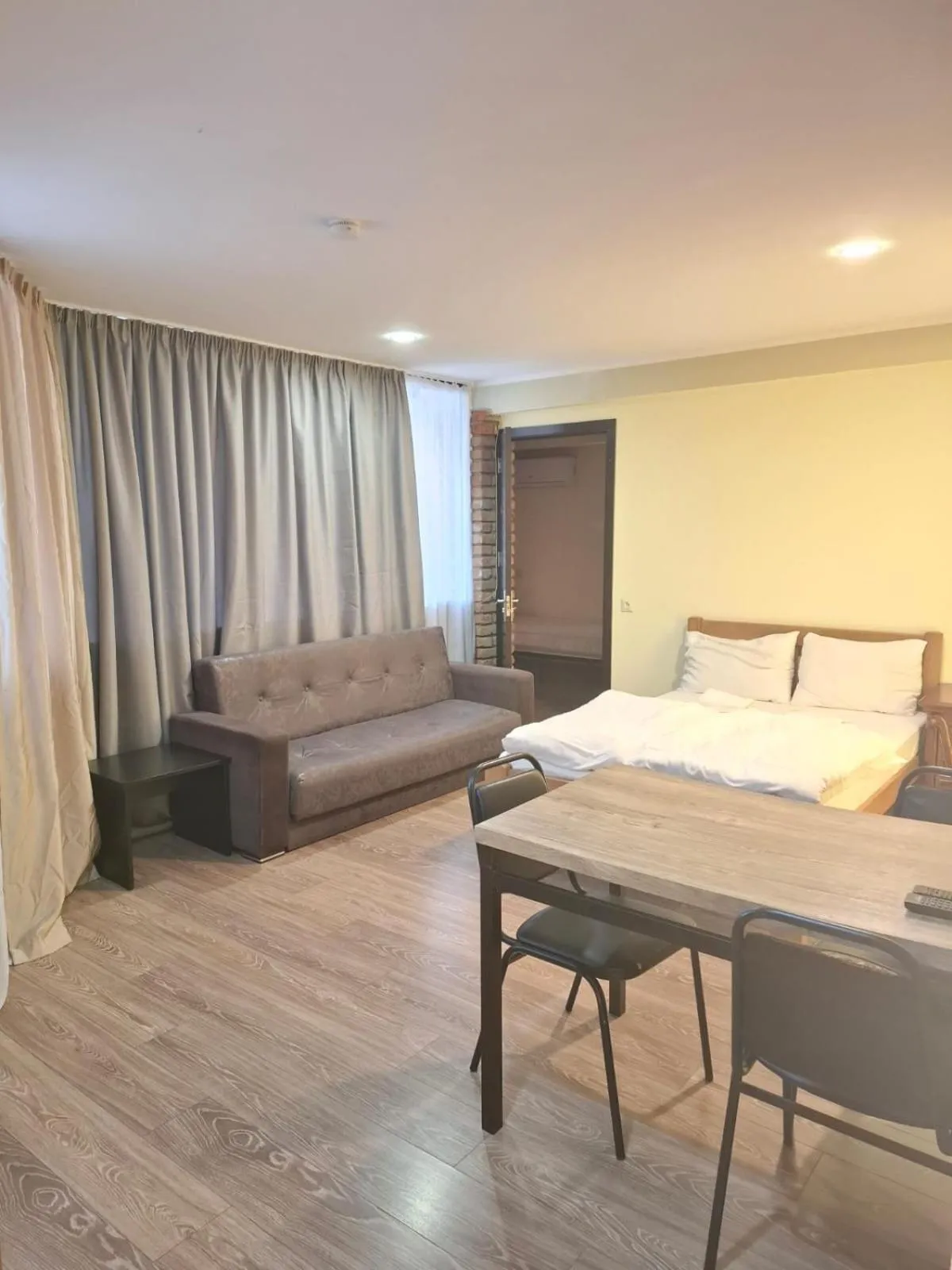 Bed in Hotel Aira Plaza