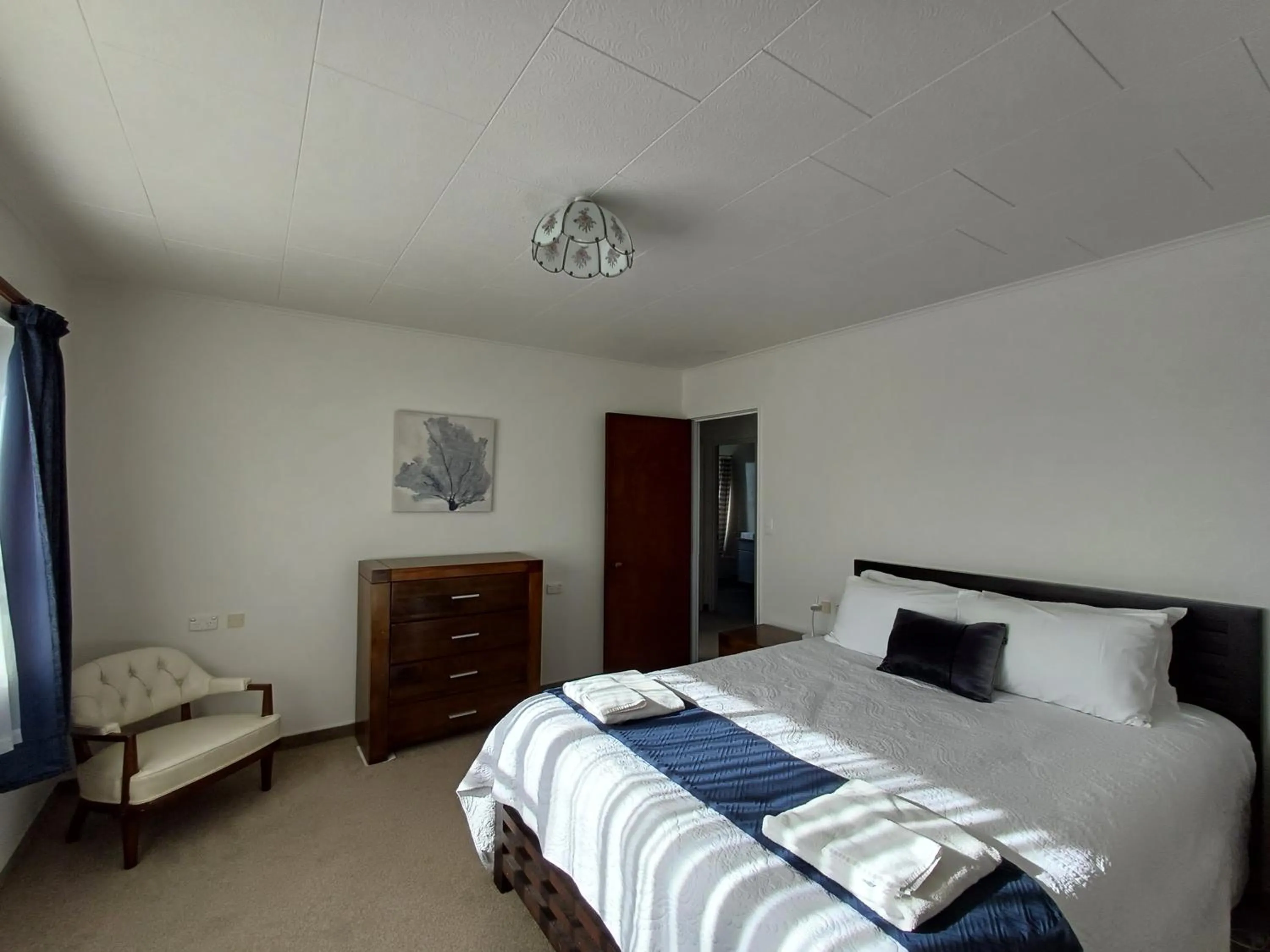 Bed in Golden Bay Motel