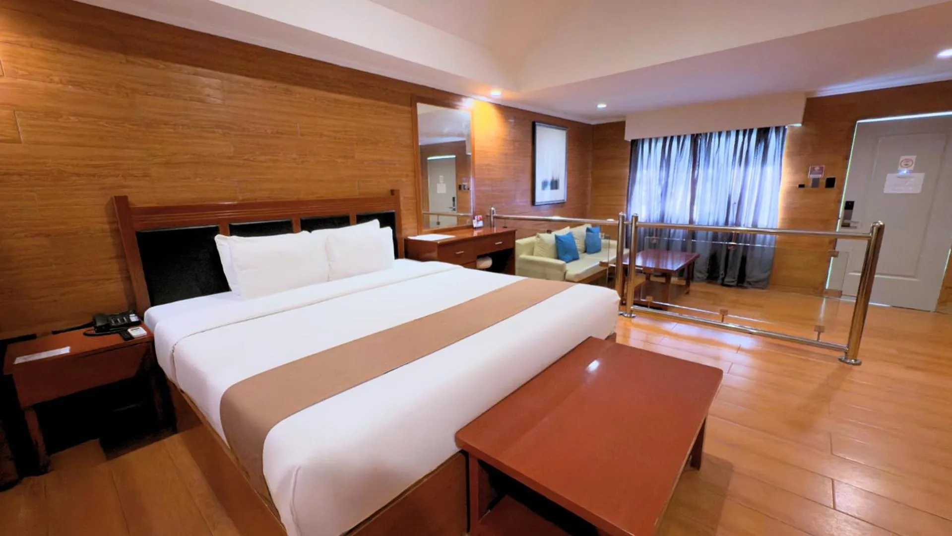 Bedroom, Bed in Whiterock Beach Hotel and Waterpark