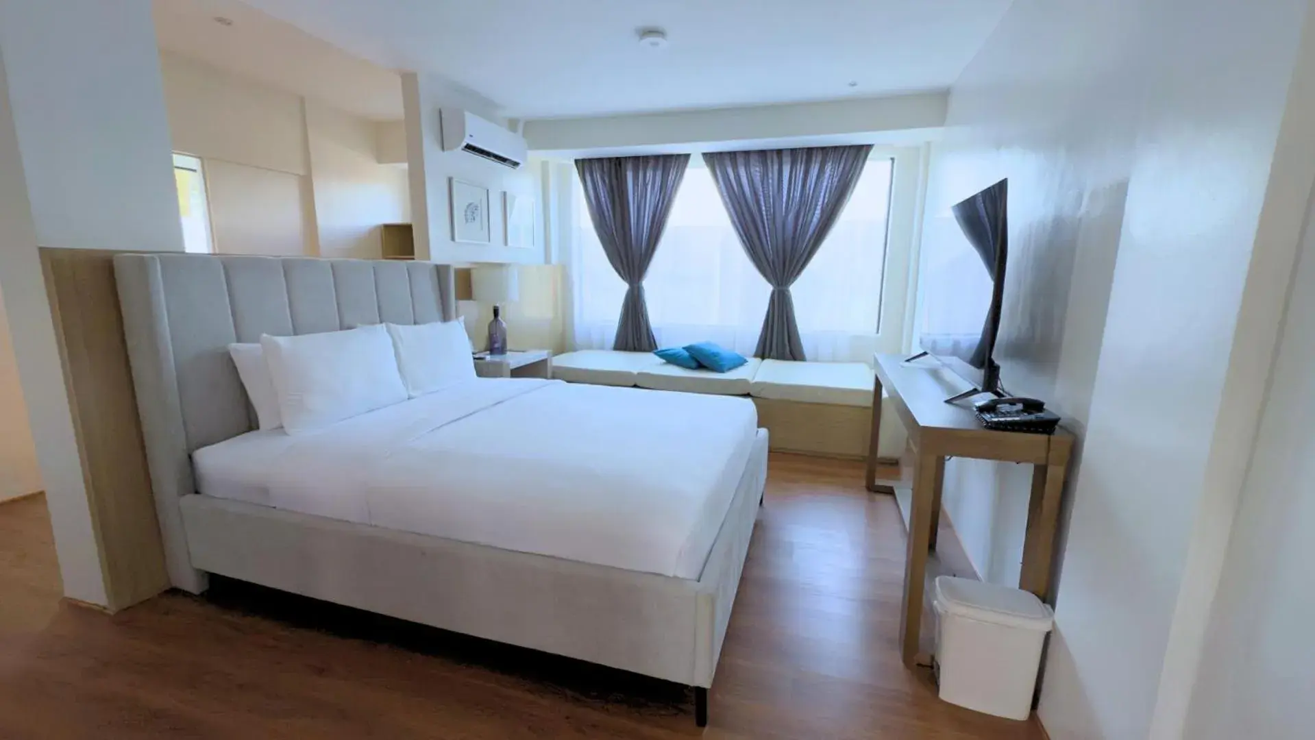 6-Bedroom Beachfront Pool Villa in Whiterock Beach Hotel and Waterpark 6-Bedroom Beachfront Pool Villa in Whiterock Beach Hotel and Waterpark