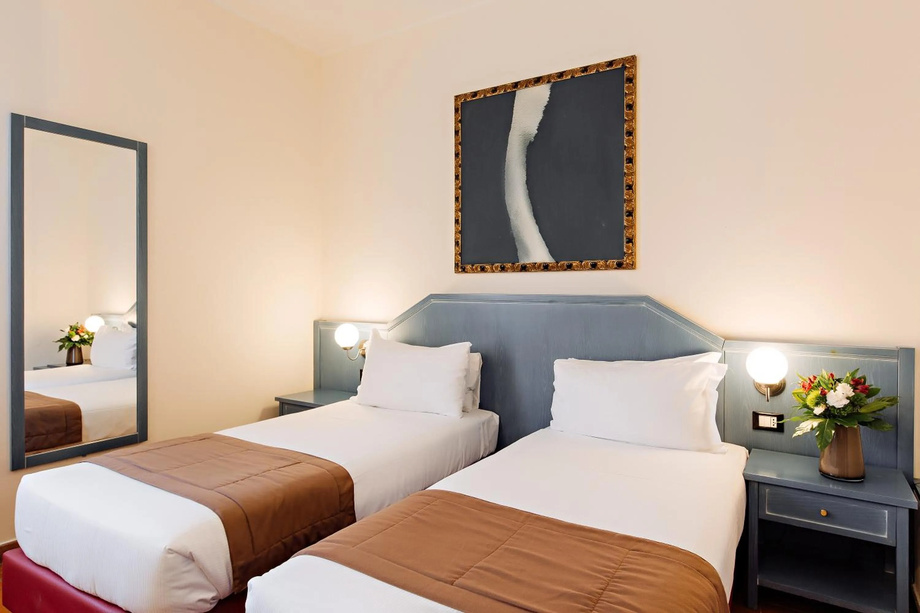 Photo of the whole room in Excel Hotel Naviglio - Ca'Bianca