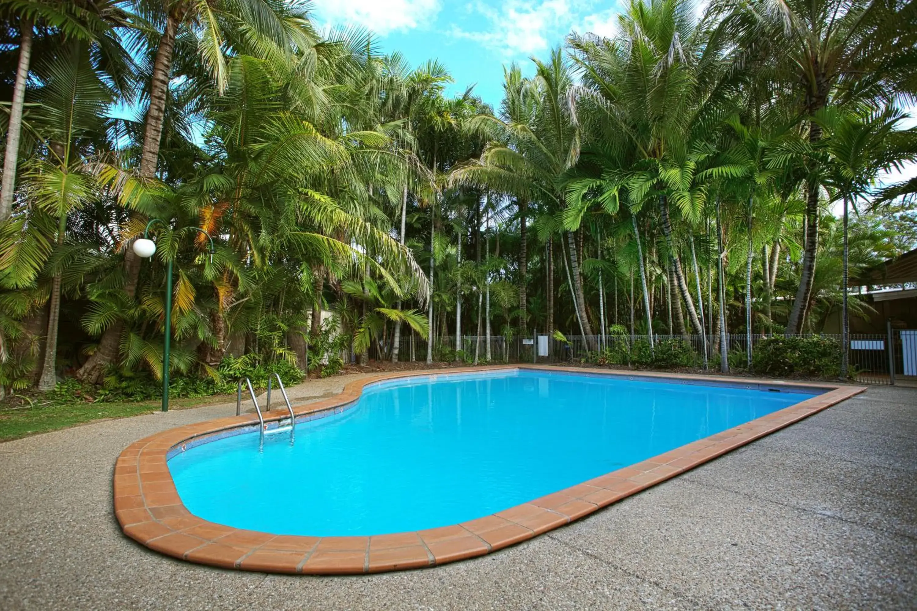 Swimming pool in Discovery Parks - Rockhampton Swimming pool in Discovery Parks - Rockhampton