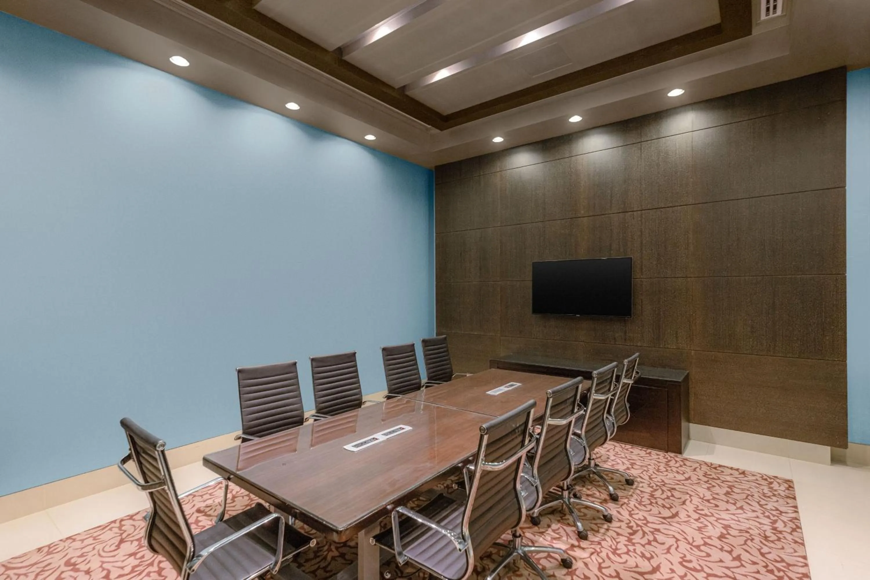 Meeting/conference room in Four Points by Sheraton Al Ain
