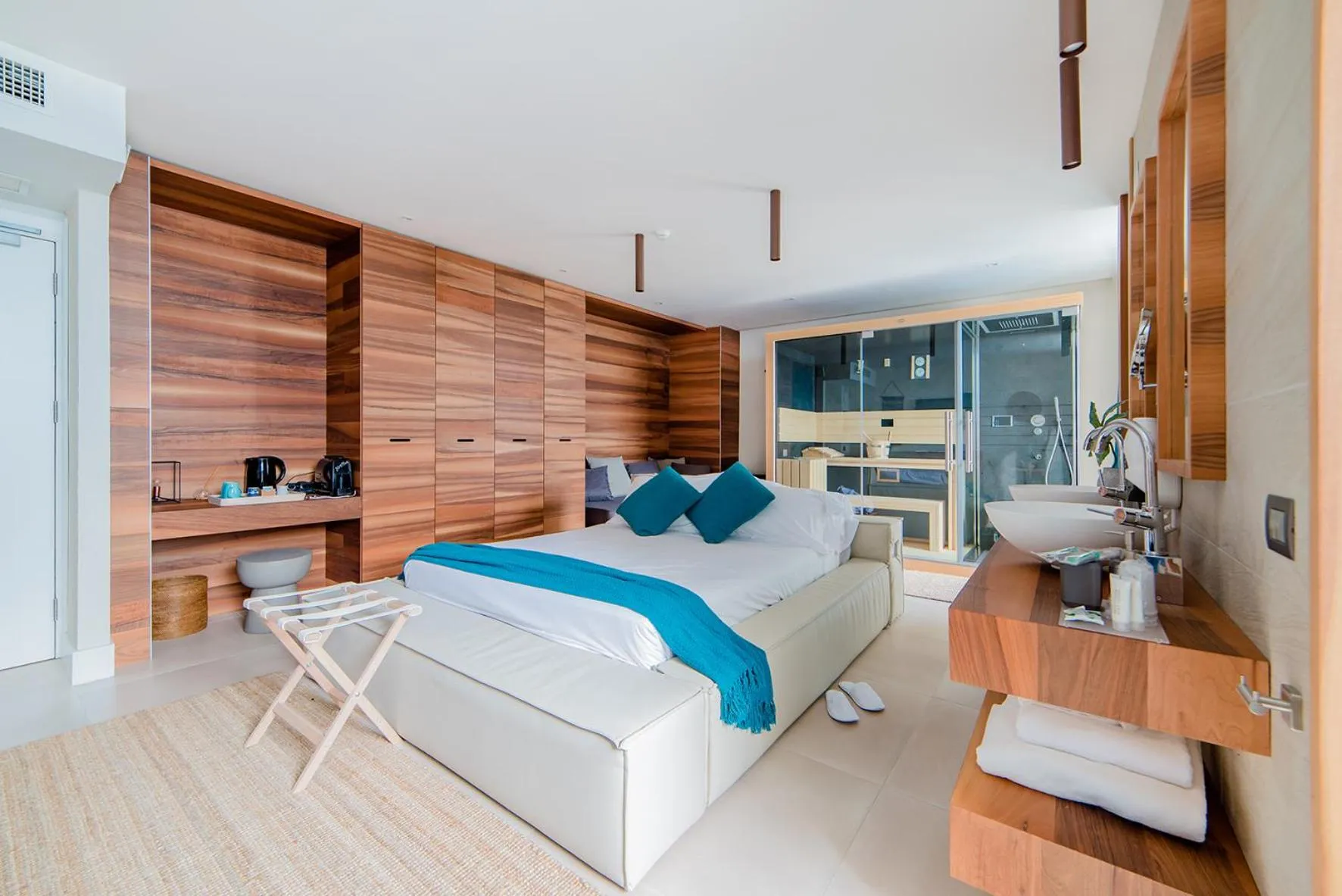 Sauna, Bed in Cumeja Beach Club & Hotel