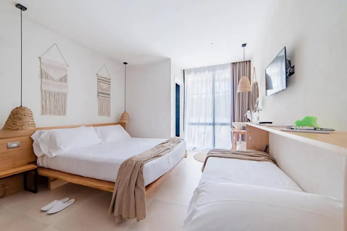 Bedroom, Bed in Cumeja Beach Club & Hotel Bedroom, Bed in Cumeja Beach Club & Hotel