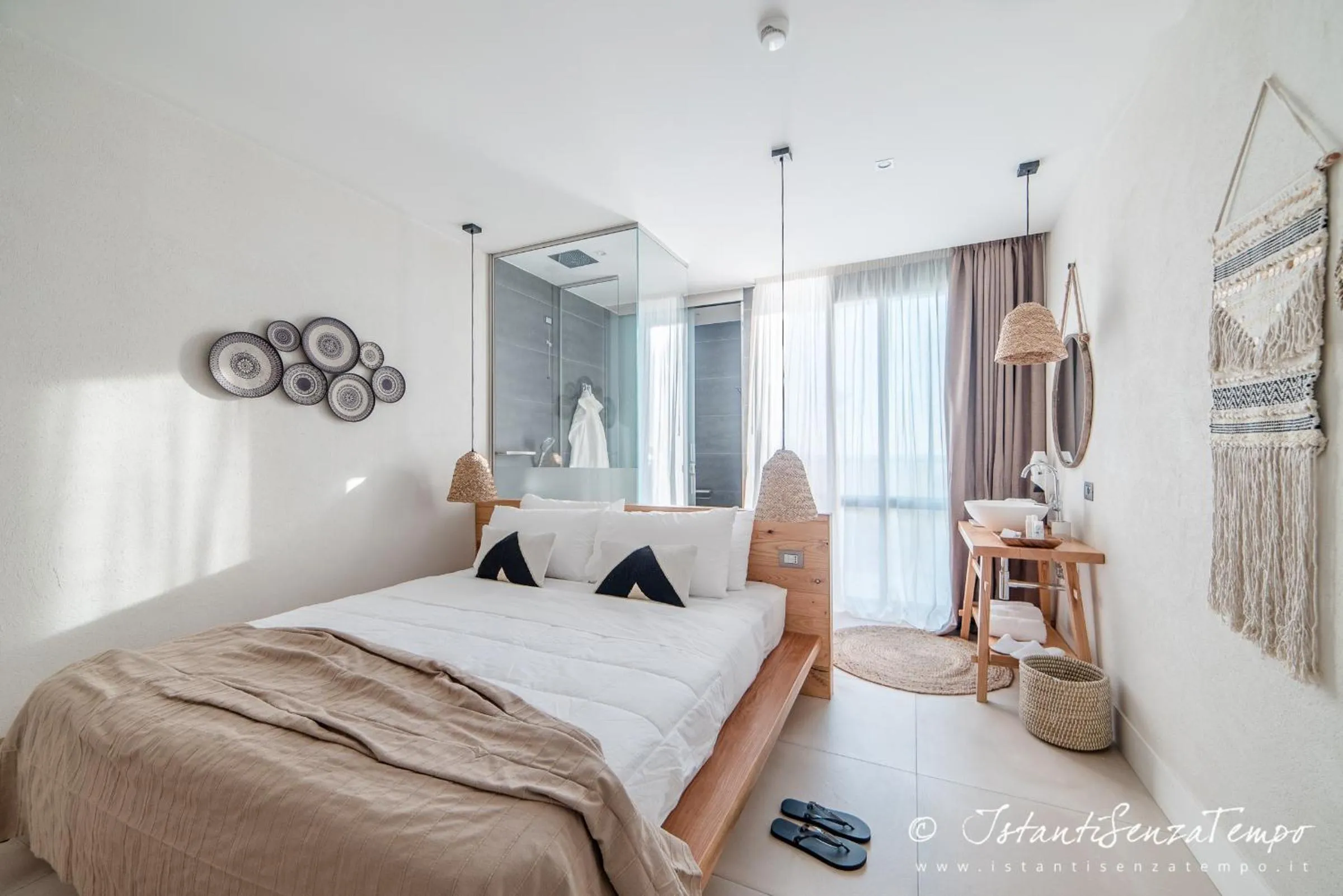 Bed in Cumeja Beach Club & Hotel