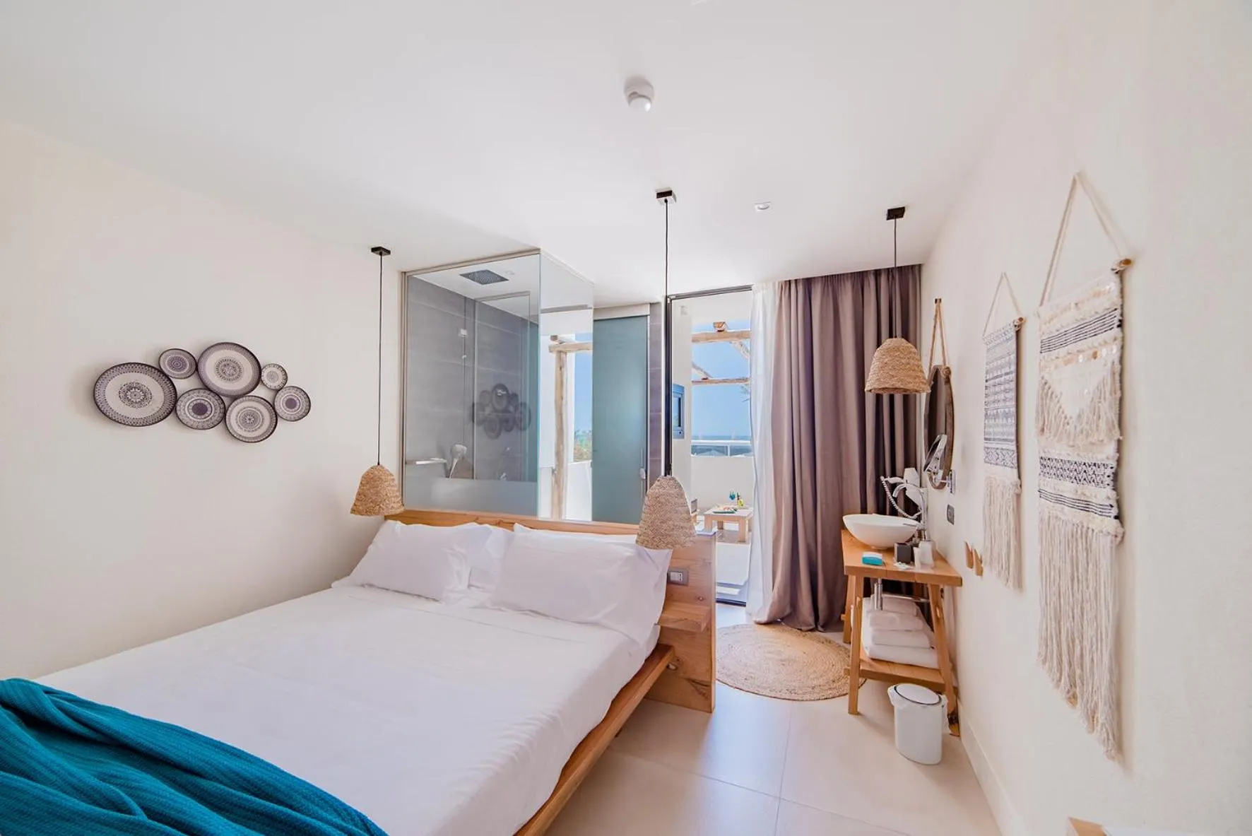 Bed in Cumeja Beach Club & Hotel