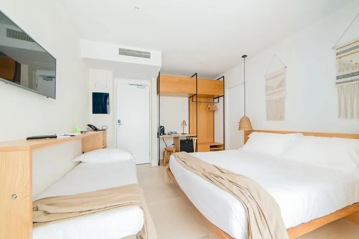 Bedroom, Bed in Cumeja Beach Club & Hotel Bedroom, Bed in Cumeja Beach Club & Hotel