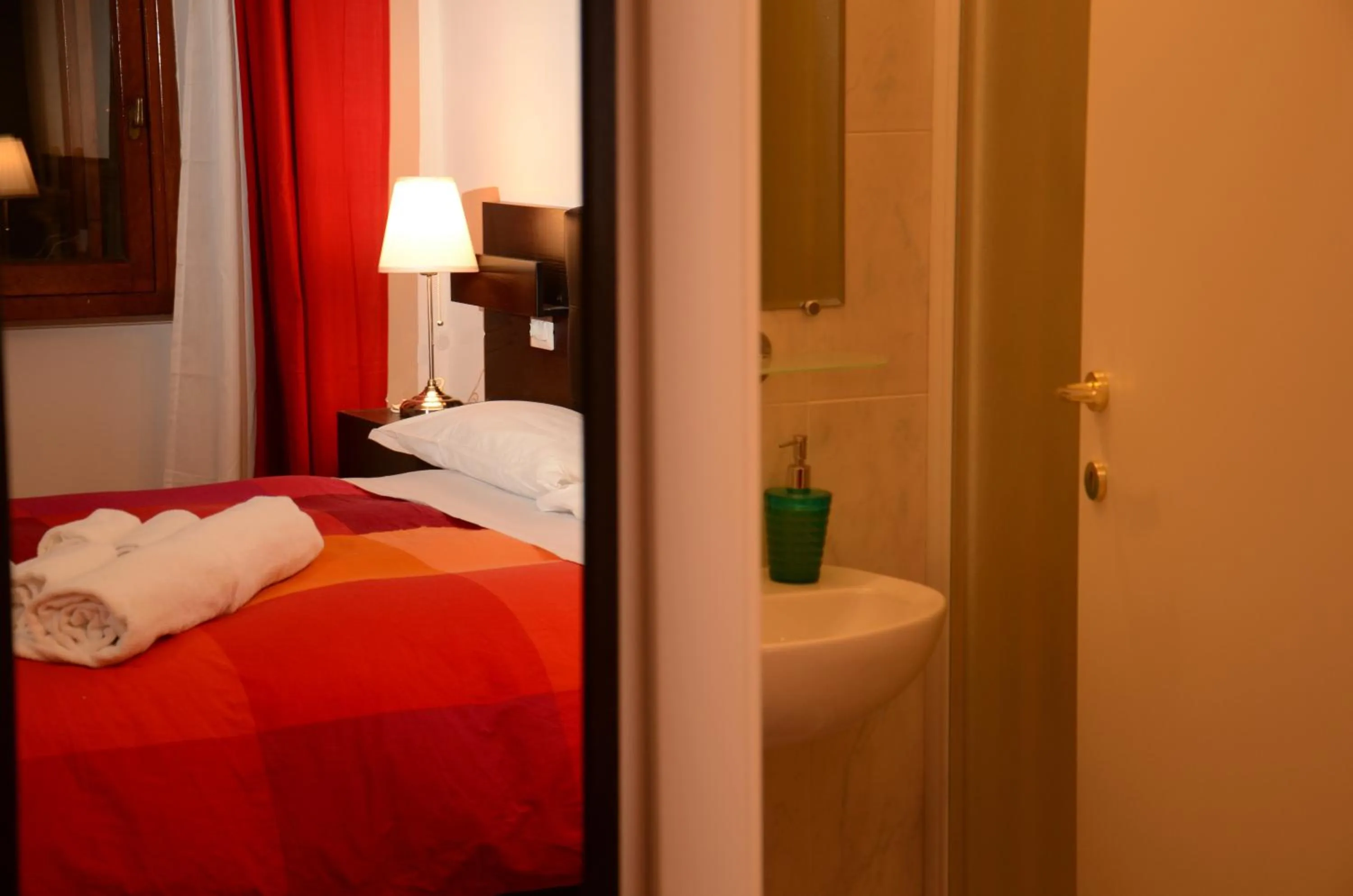 Shower, Bed in Vatican Dream