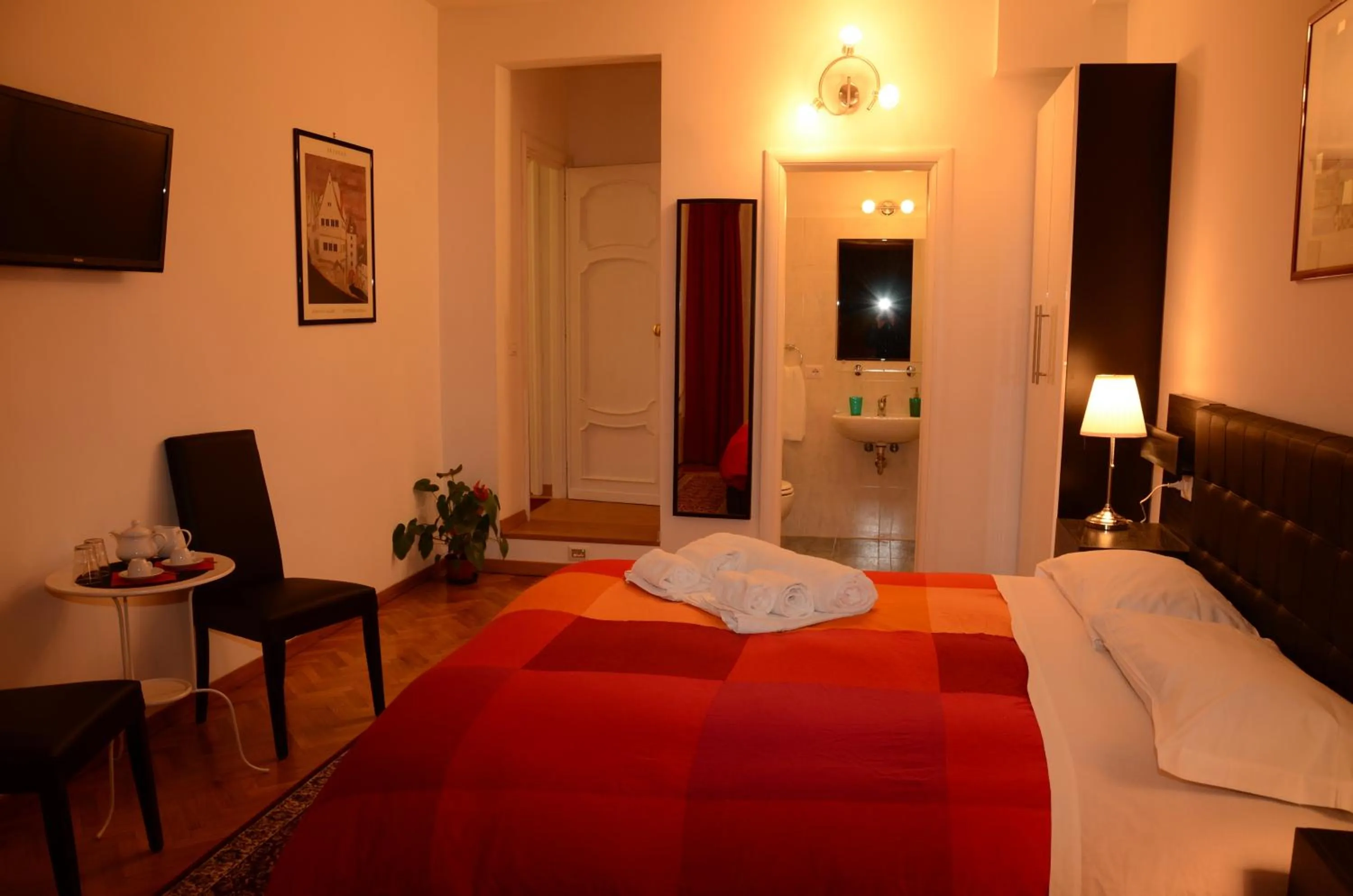 Shower, Bed in Vatican Dream